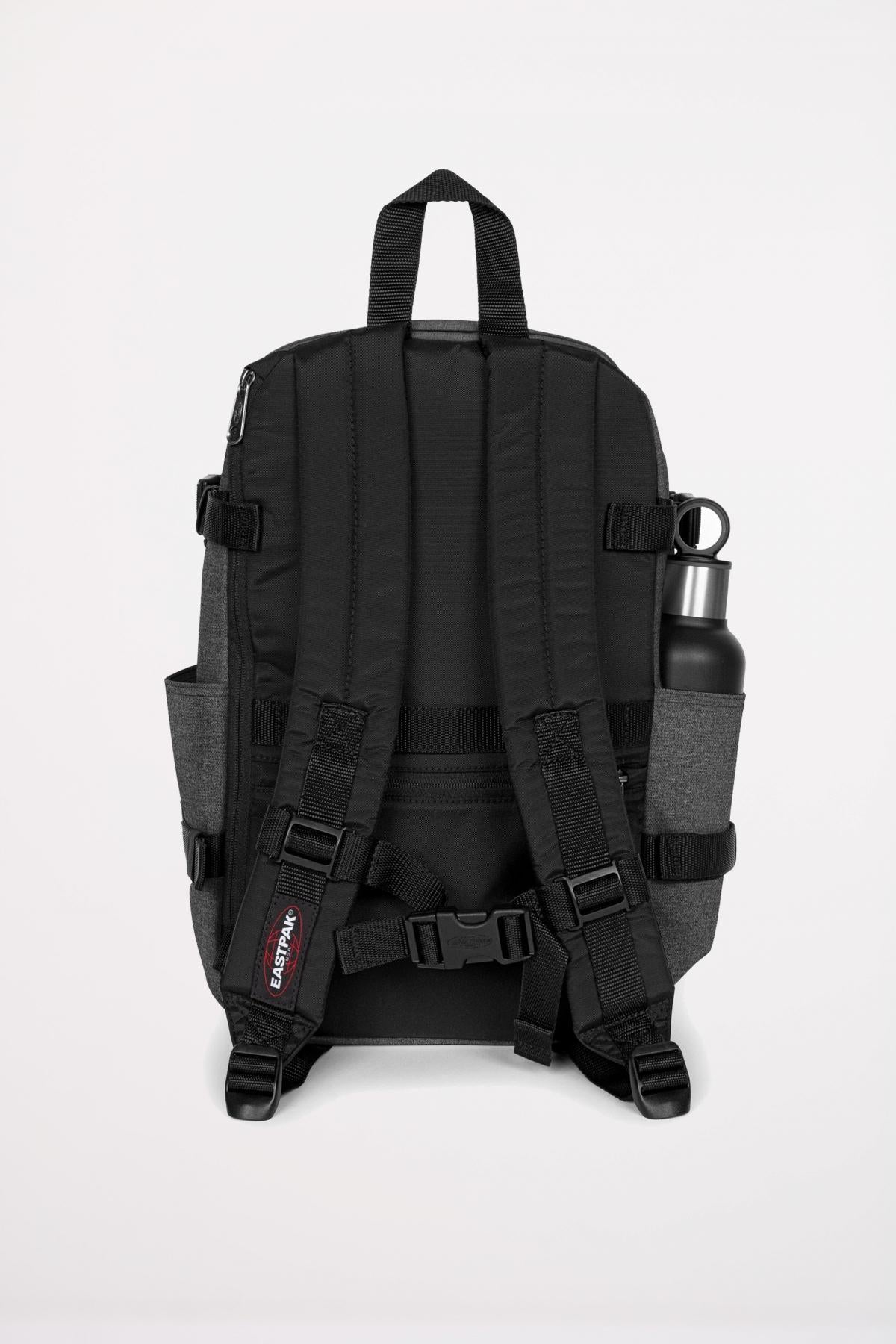 EASTPAK  en color GRIS  (2)