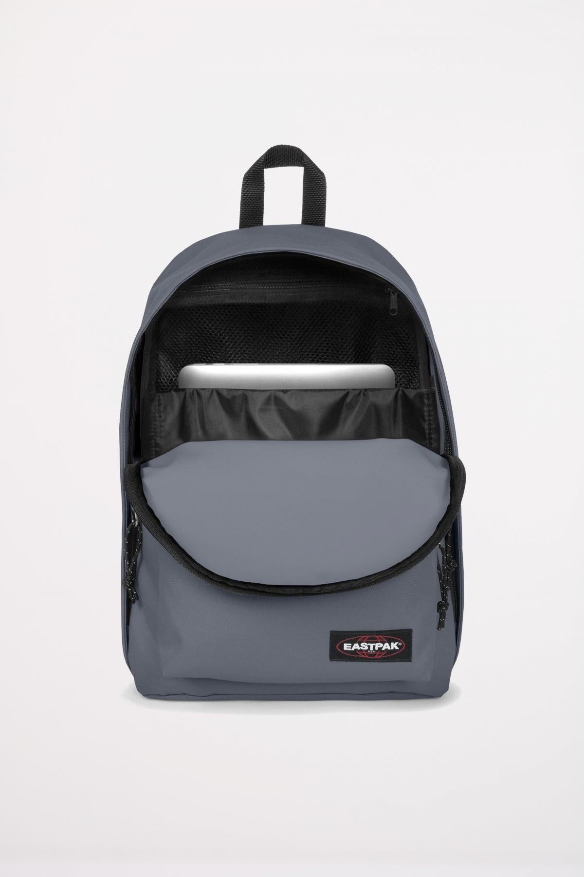 EASTPAK OUT OF OFFICE en color GRIS  (3)