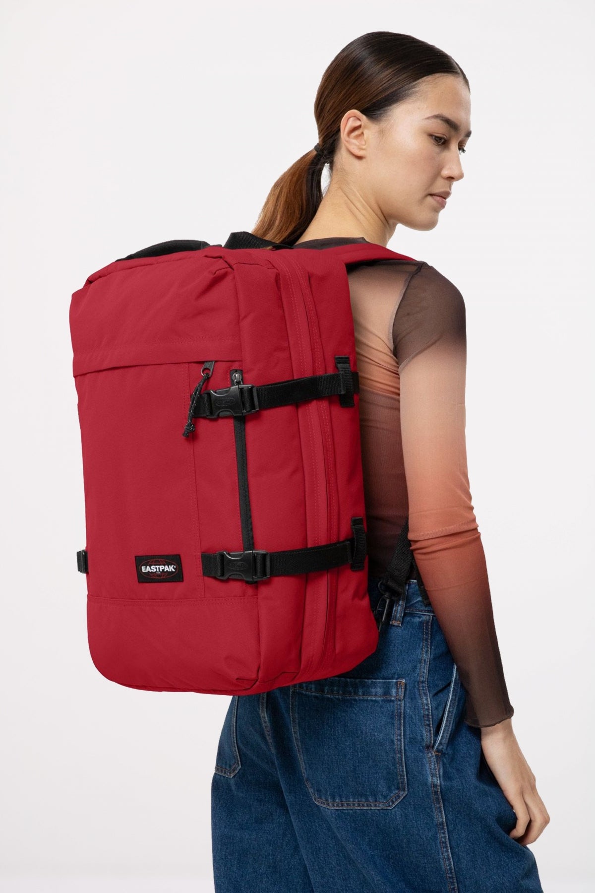 EASTPAK TRAVELPACK en color ROJO  (4)