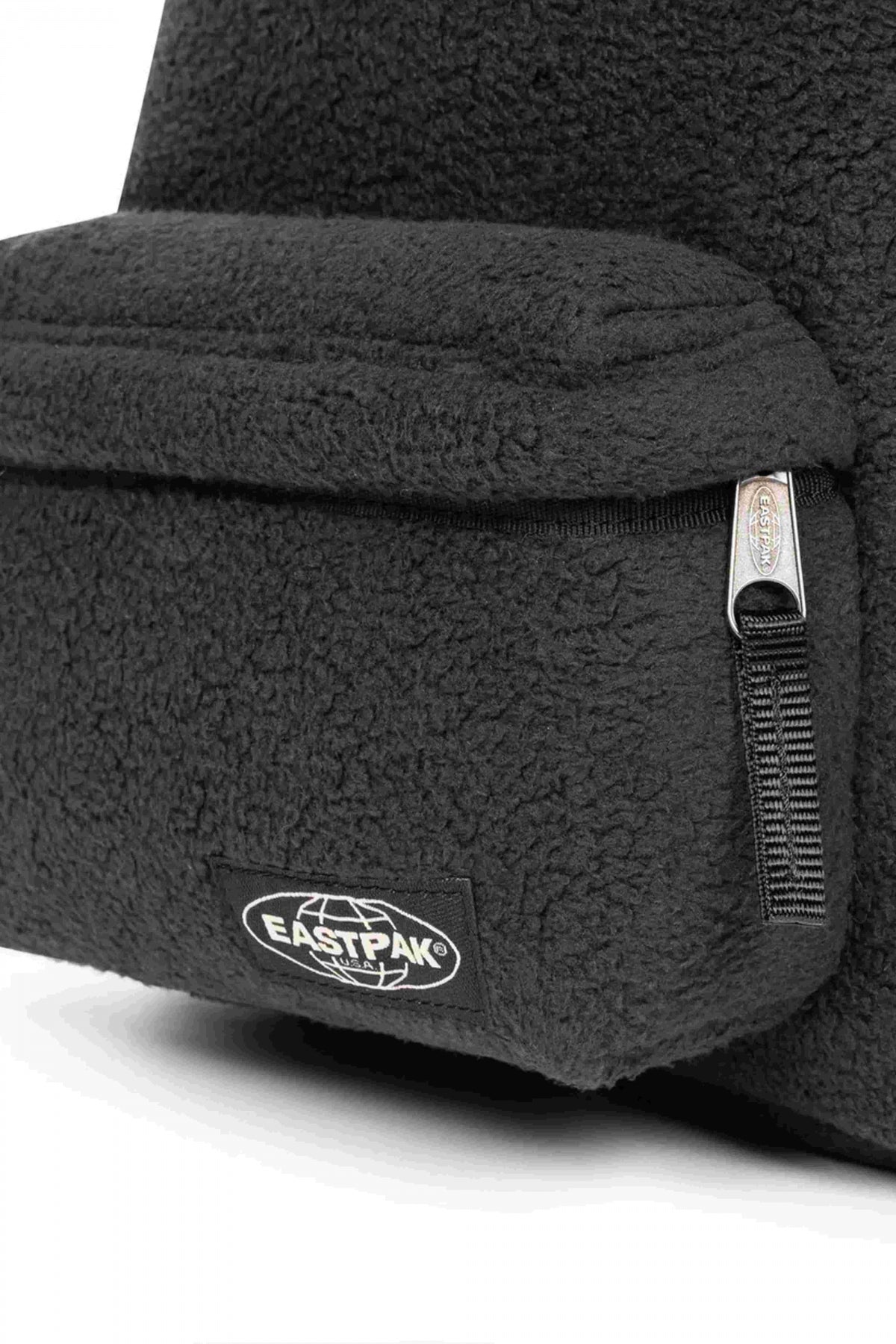 EASTPAK ORBIT en color NEGRO  (4)