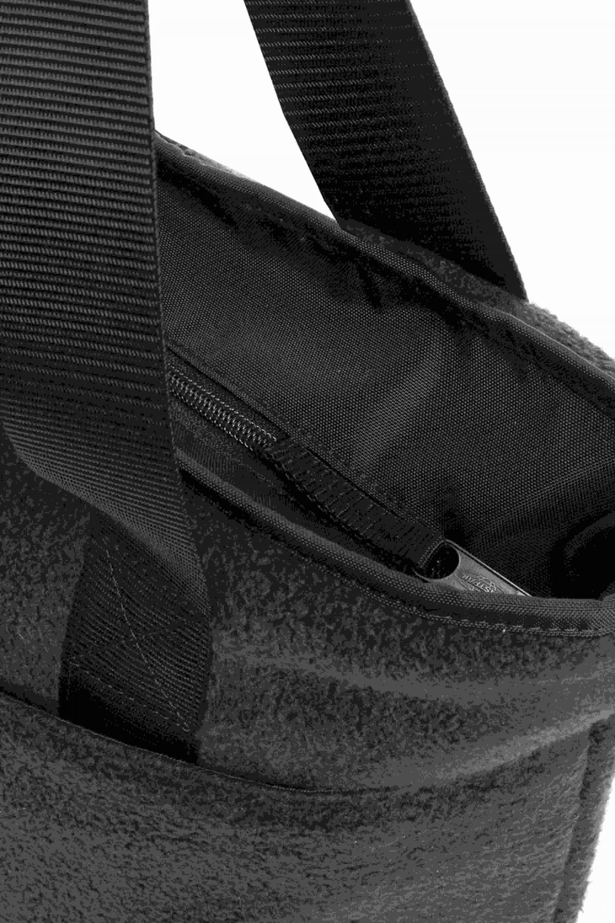EASTPAK SHOPP'R TOTE en color NEGRO  (4)