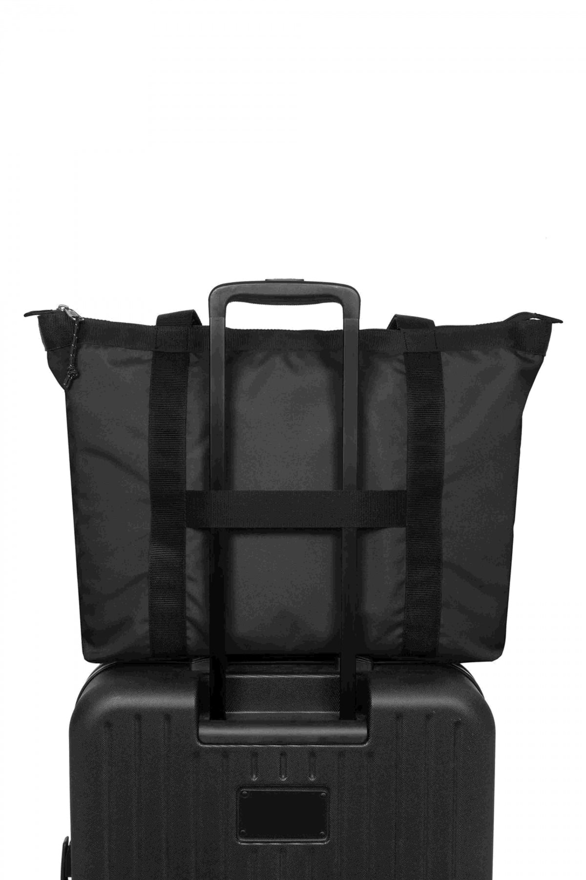 EASTPAK TRAVEL TOTE en color NEGRO  (4)
