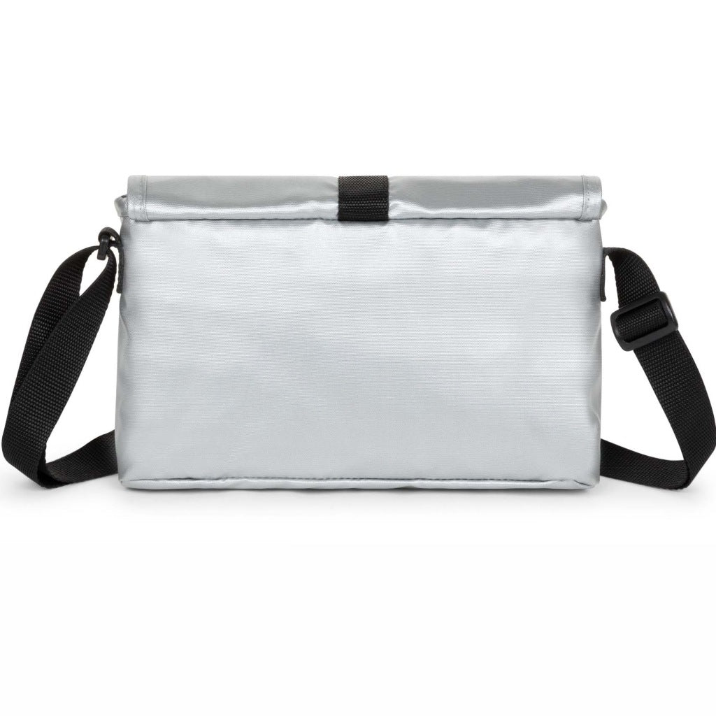 EASTPAK EKABMOY  en color PLATA  (5)