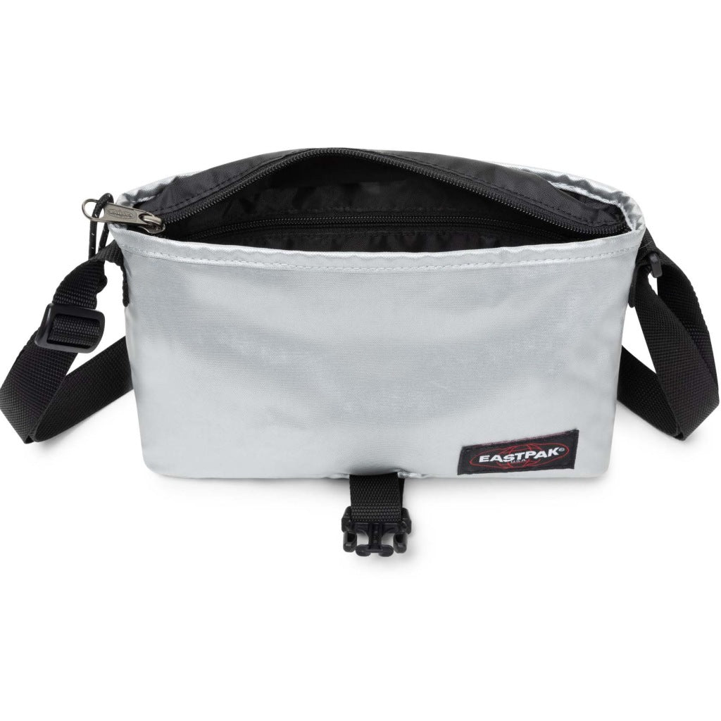 EASTPAK EKABMOY  en color PLATA  (6)