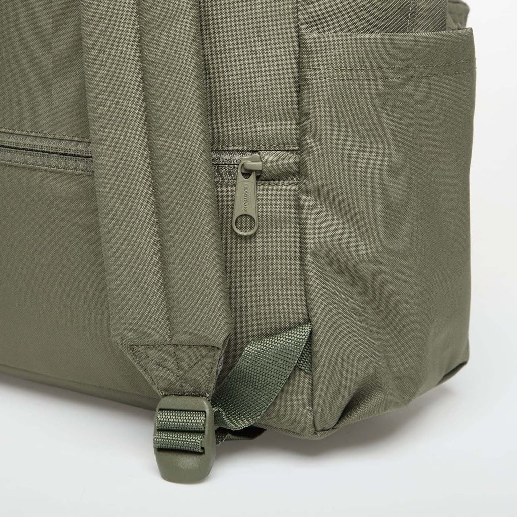 EASTPAK EKABGY DAY PAK R en color VERDE  (3)