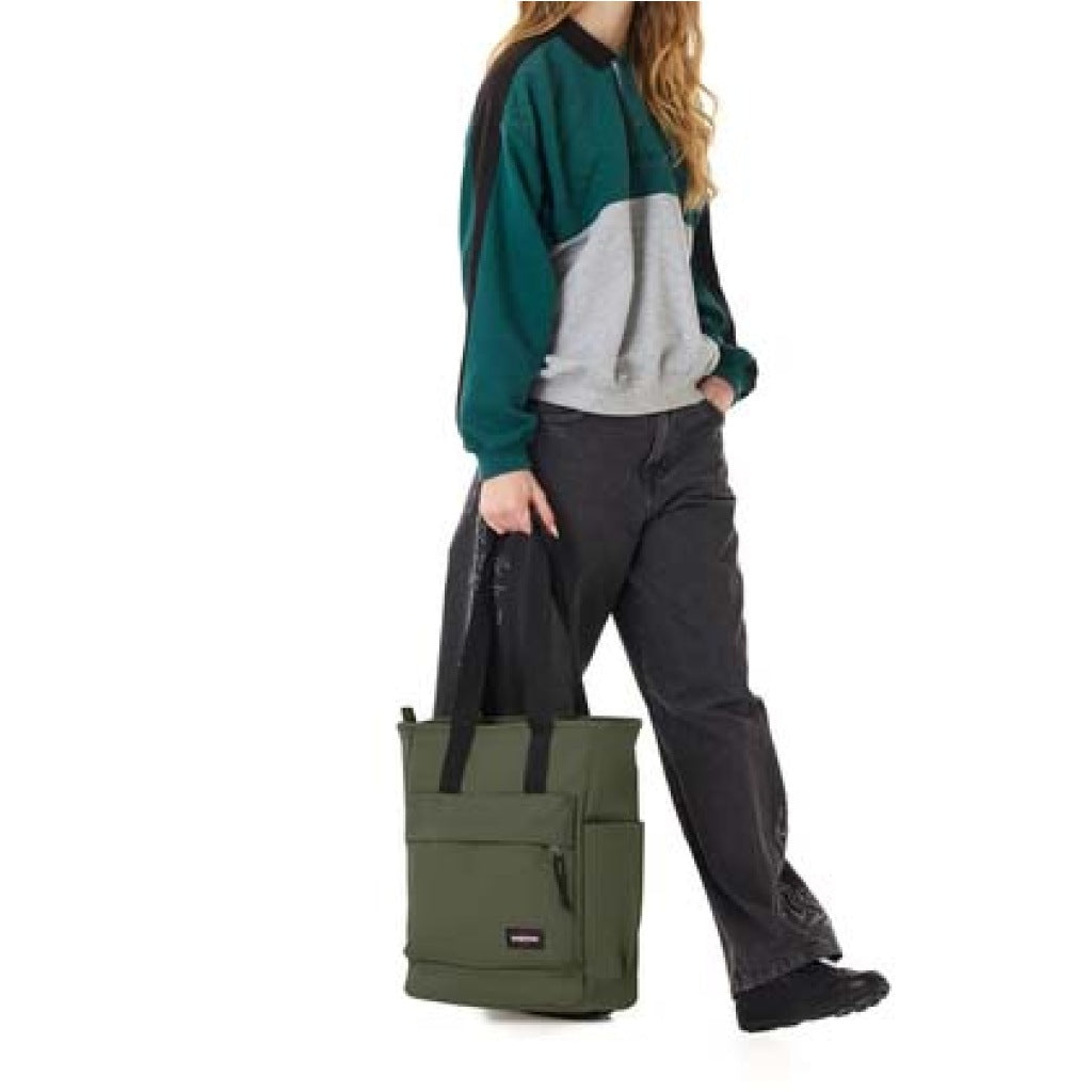 EASTPAK EKABNUBI TOTE POCKET en color VERDE  (8)