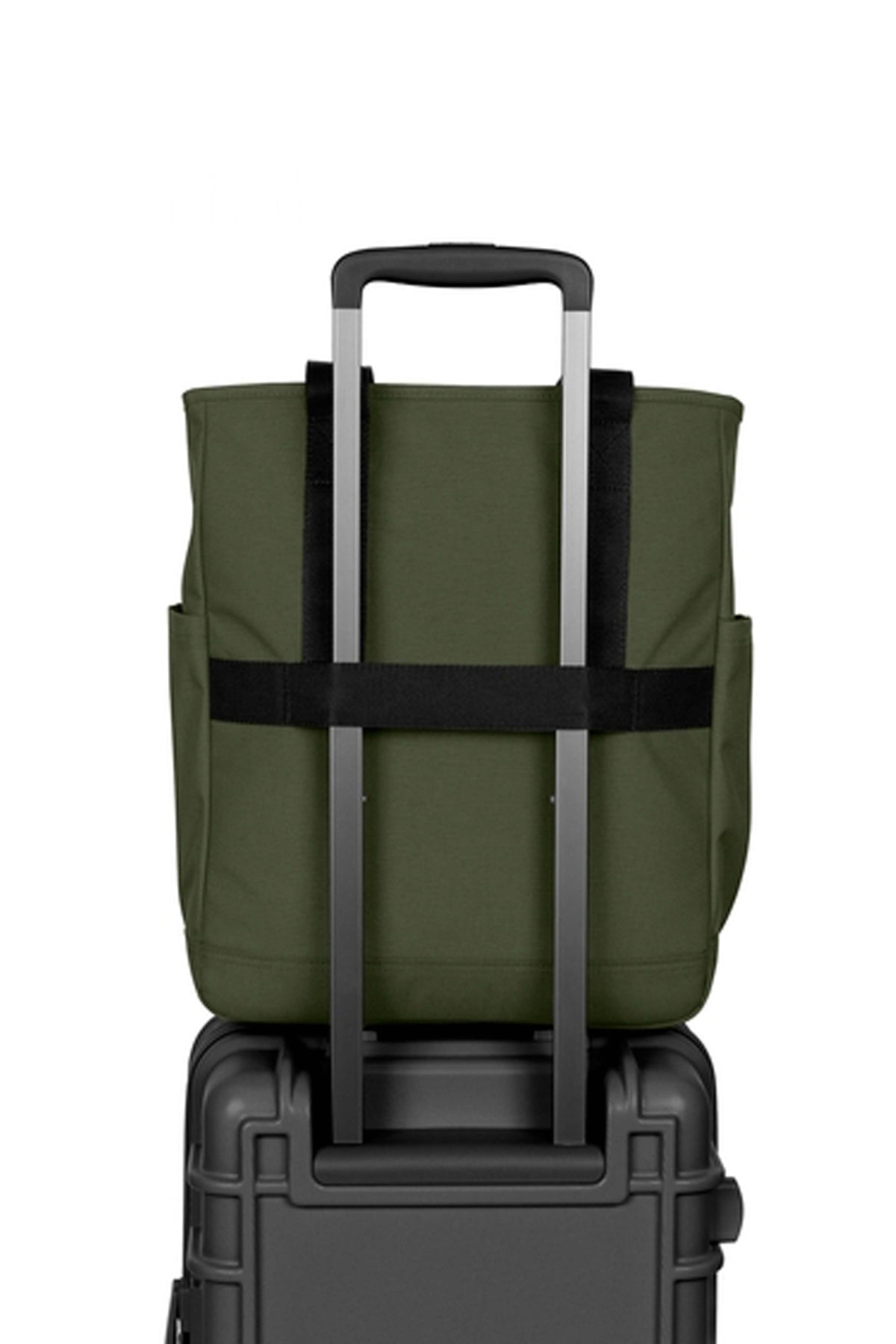 EASTPAK EKABNUBI TOTE POCKET en color VERDE  (3)