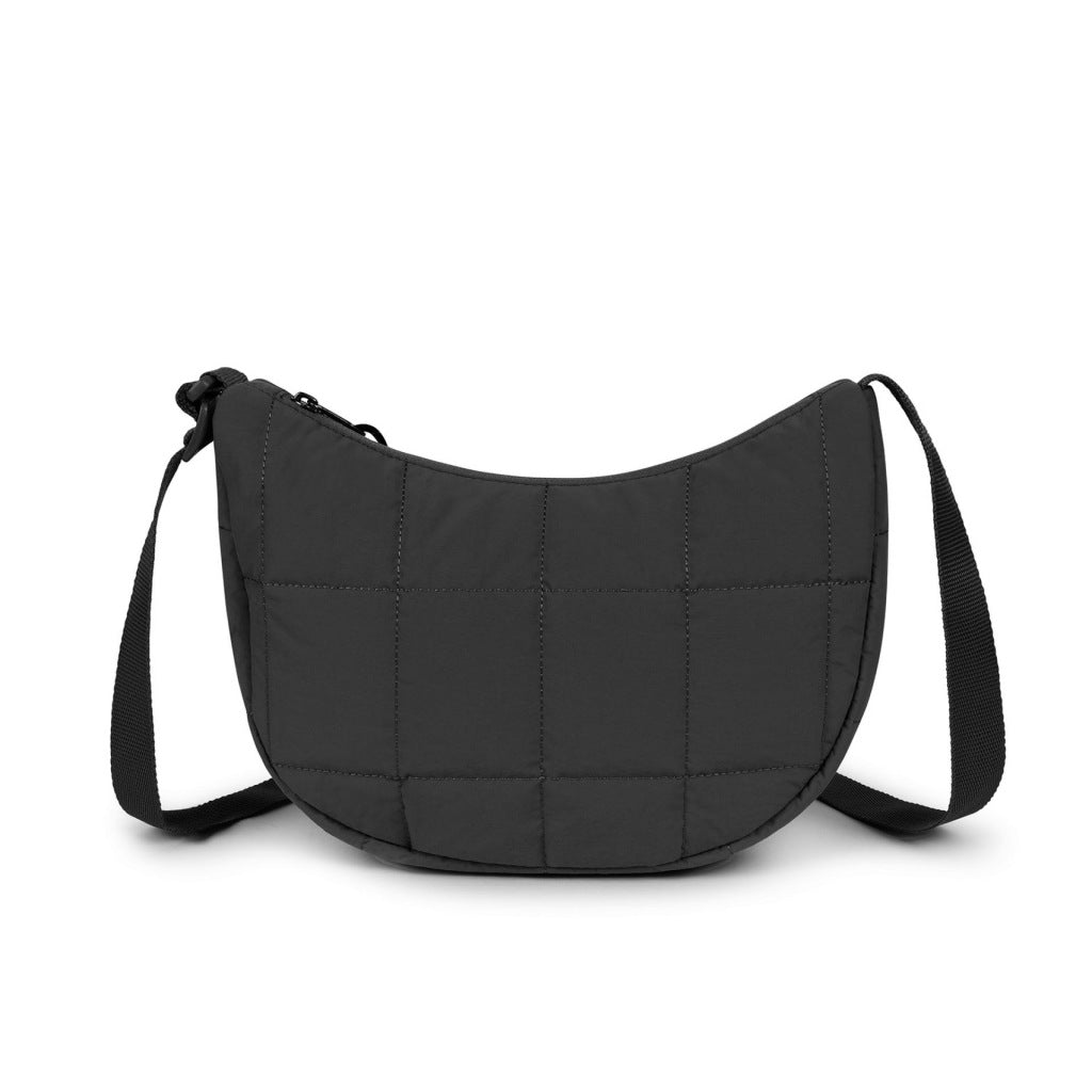 EASTPAK EKABOGDF HALF MOON BAG en color NEGRO  (4)