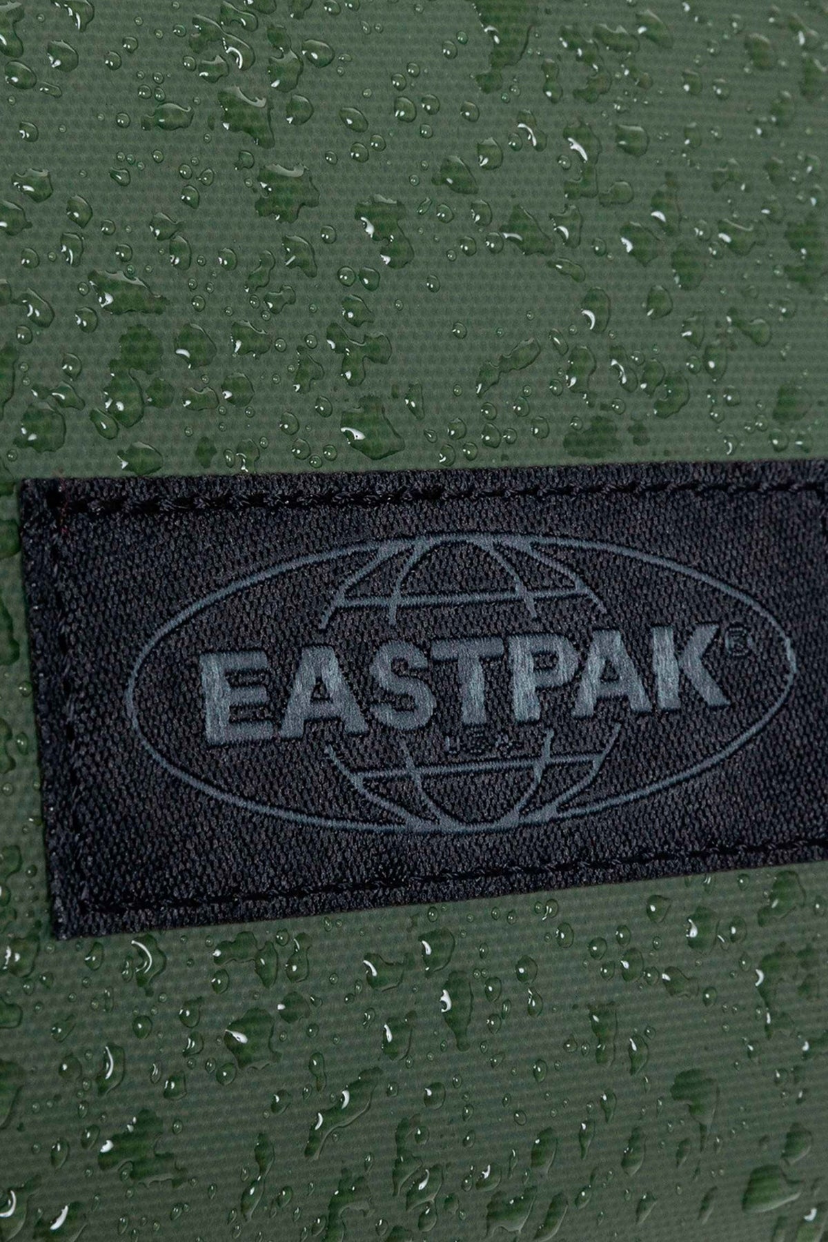 EASTPAK UP ROLL en color VERDE  (3)