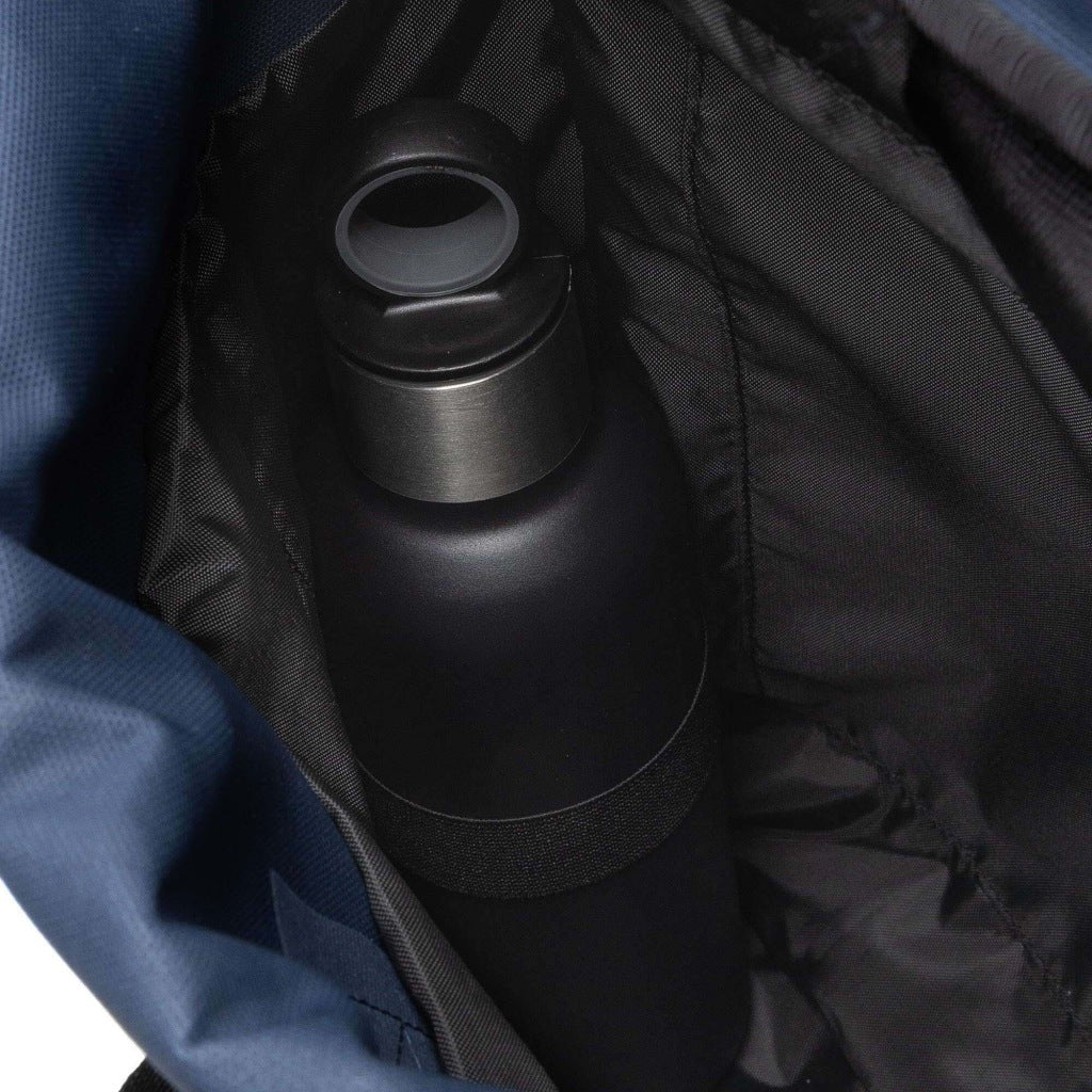 EASTPAK UP ROLL en color AZUL  (8)