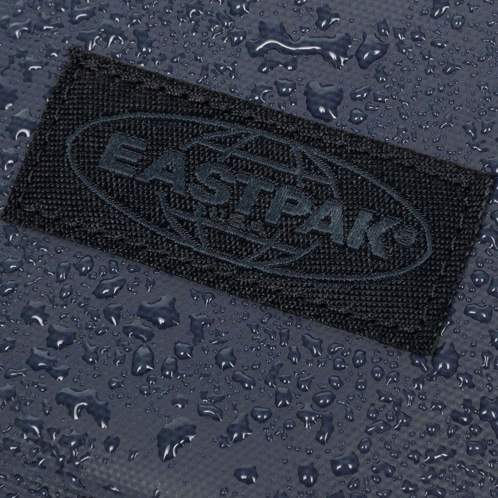 EASTPAK UP ROLL en color AZUL  (9)