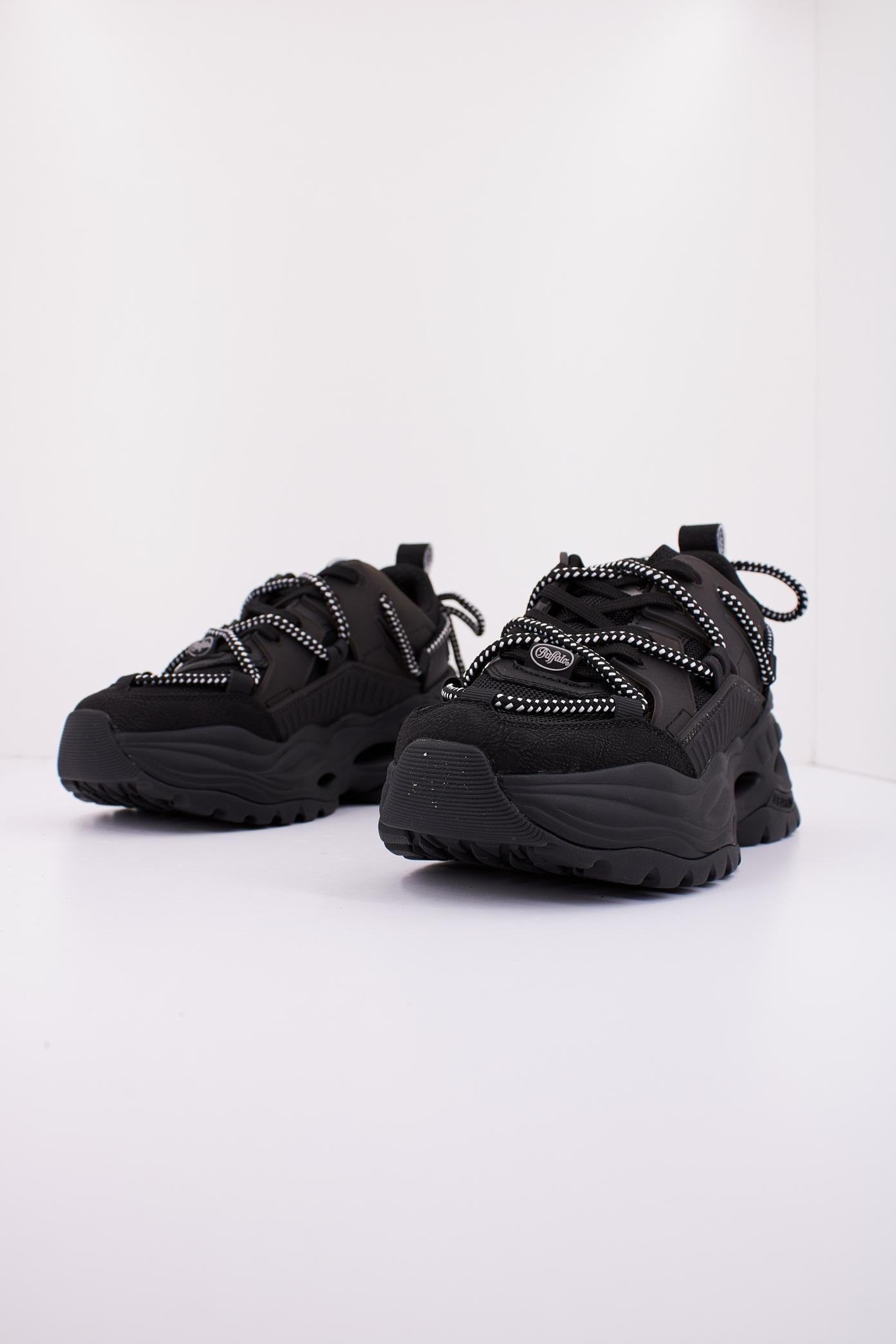 BUFFALO TRIPLET LACE en color NEGRO  (2)