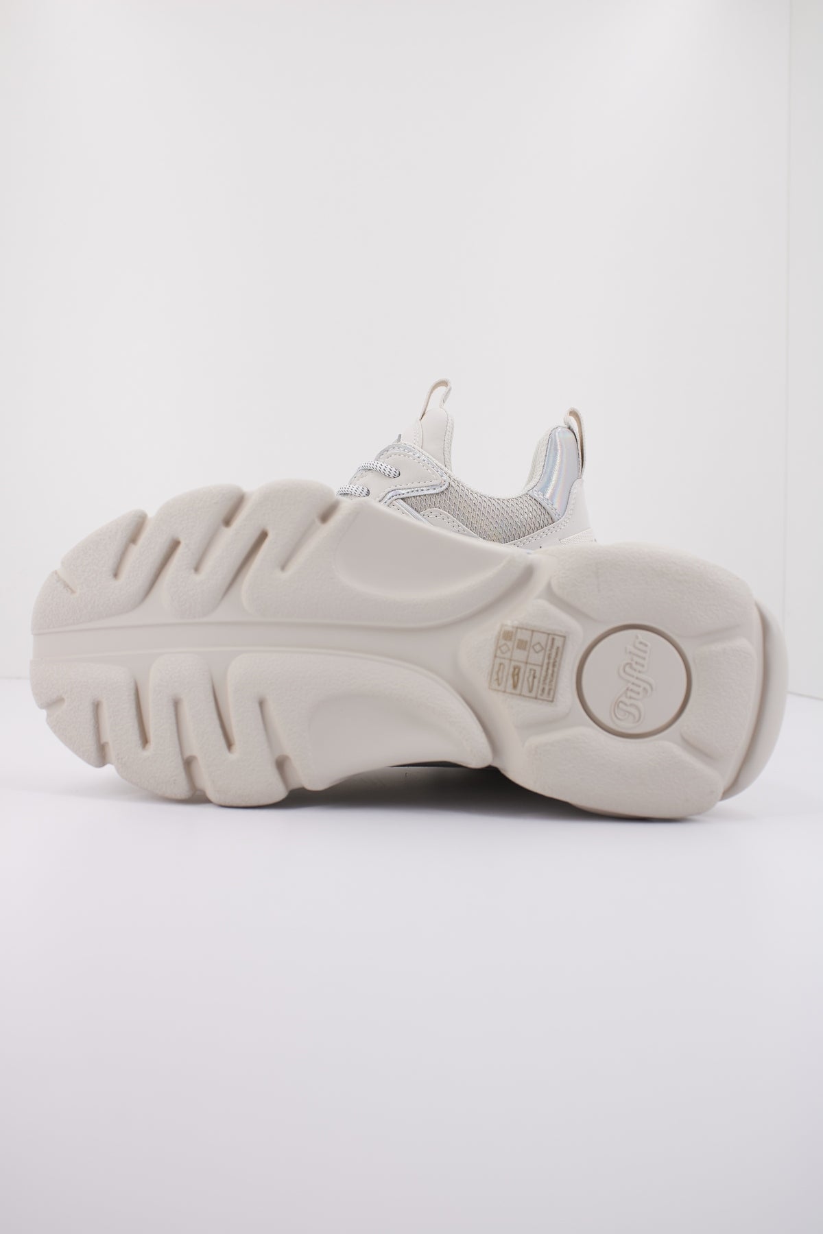 BUFFALO CLD CHAI en color GRIS  (4)