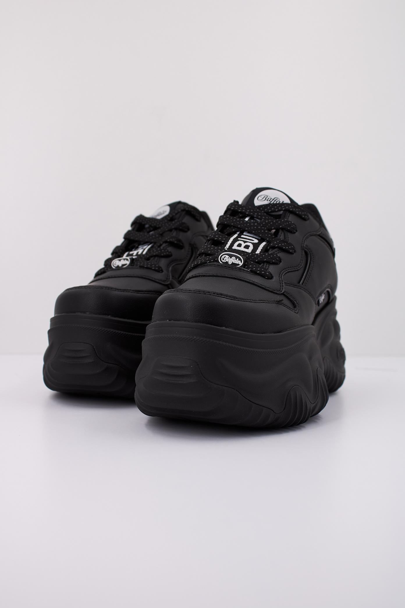 BUFFALO BLADER ONE en color NEGRO  (2)