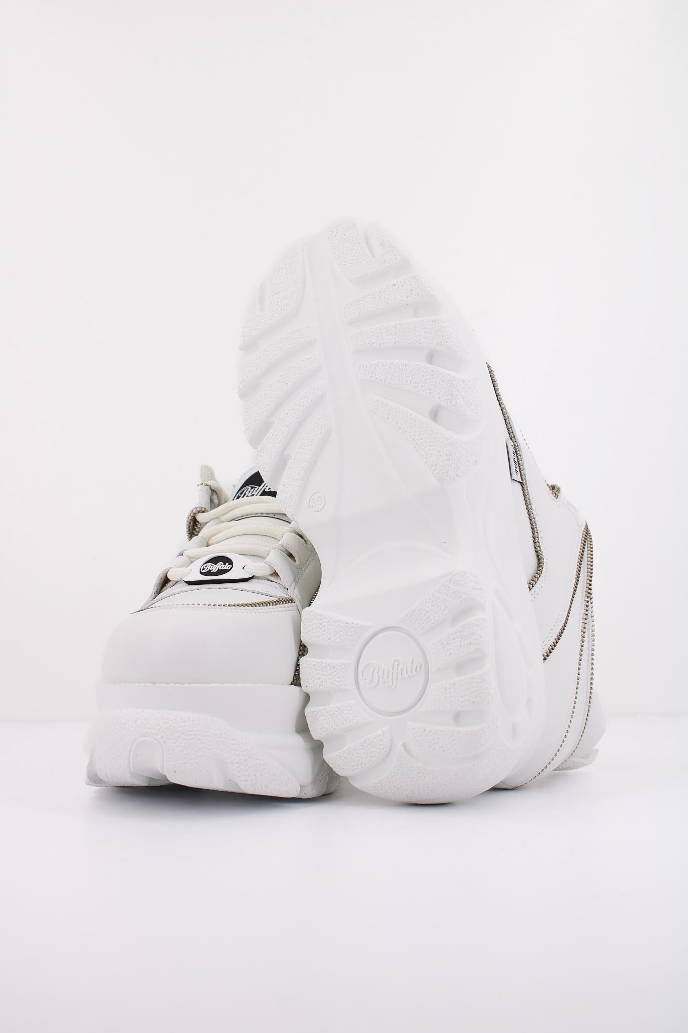 BUFFALO - en color BLANCO  (5)