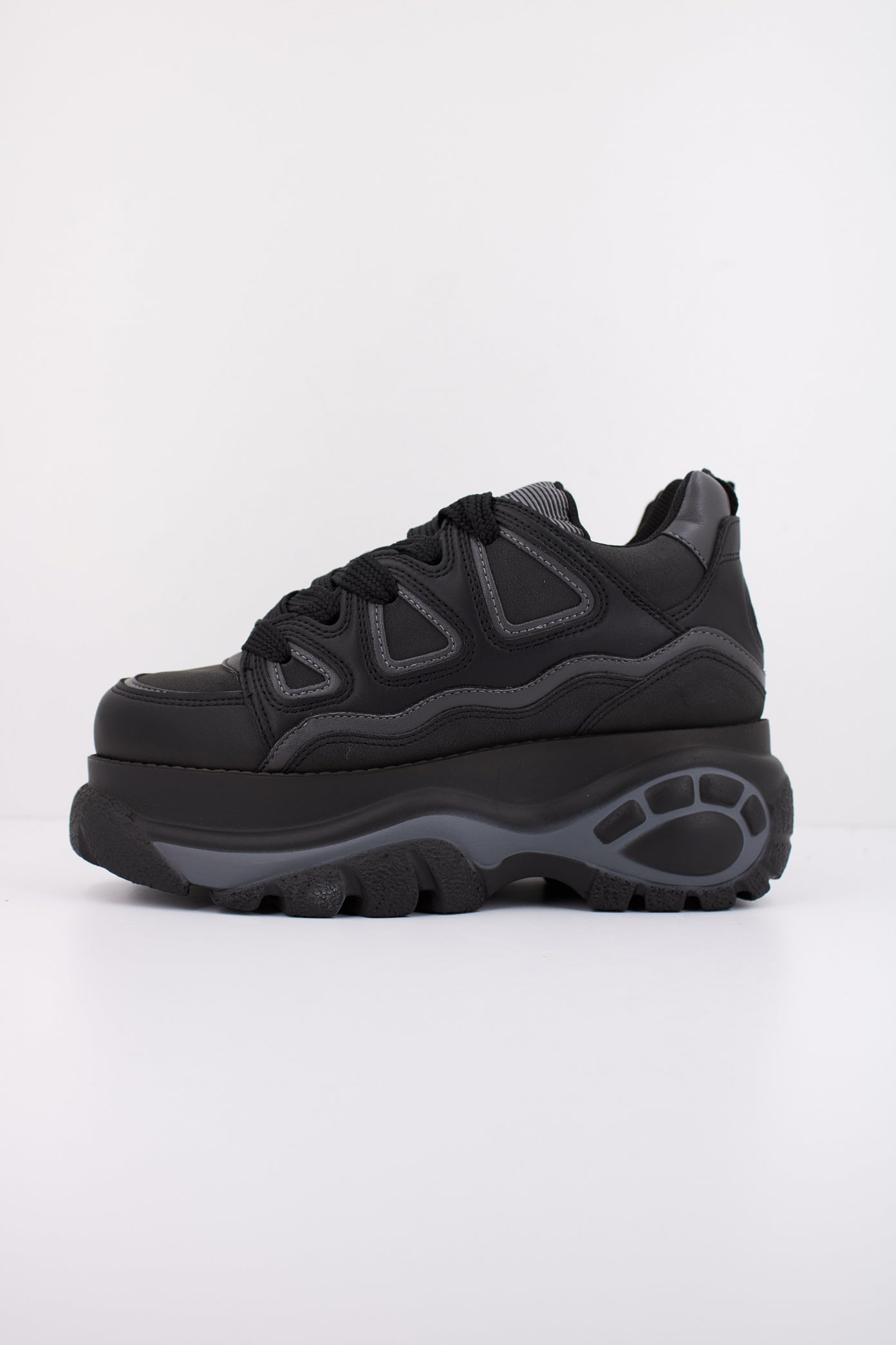 BUFFALO SNEAKER PLATAFORMA en color NEGRO  (1)