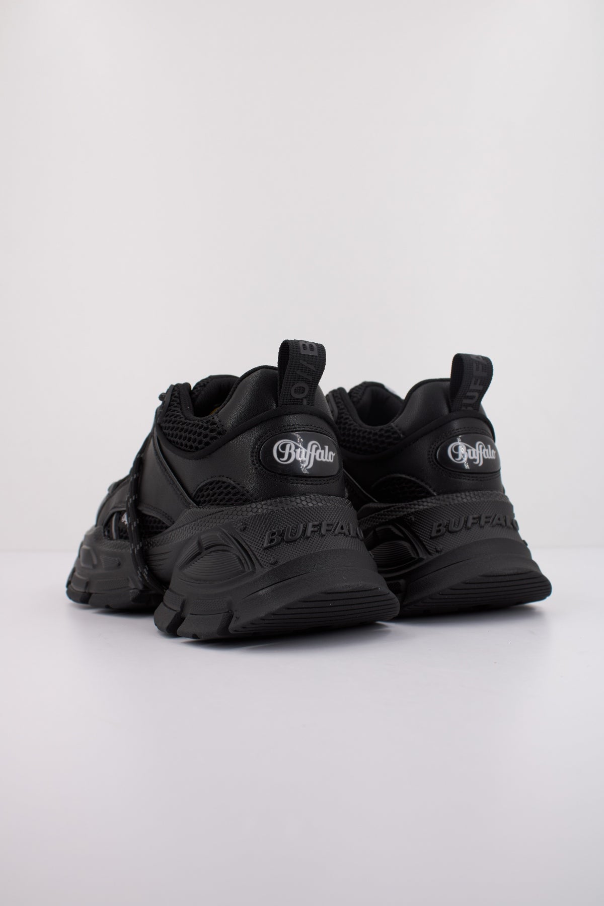 BUFFALO SATURN LACE en color NEGRO  (4)