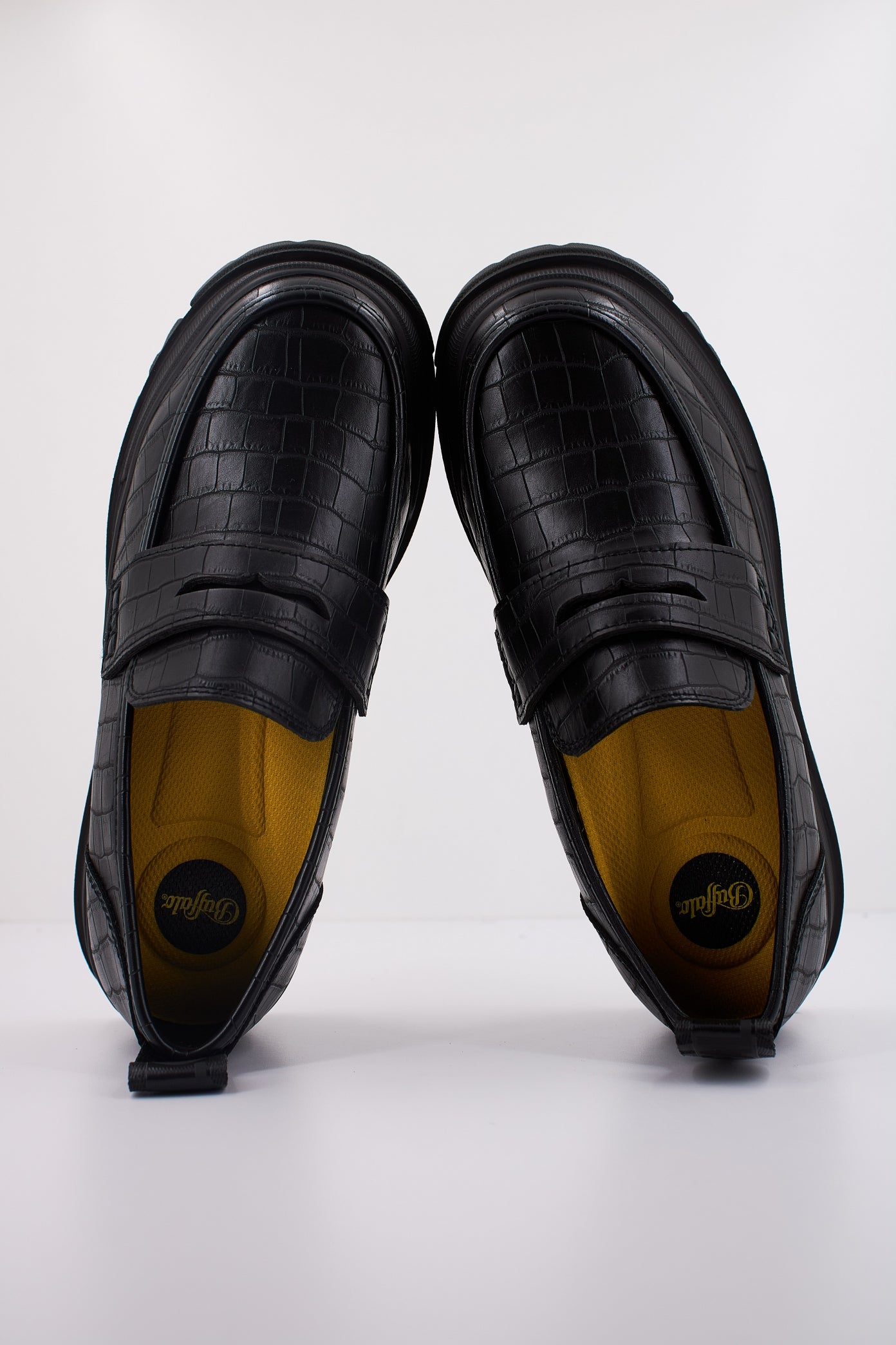 BUFFALO ASPHA LOAFER en color NEGRO  (3)