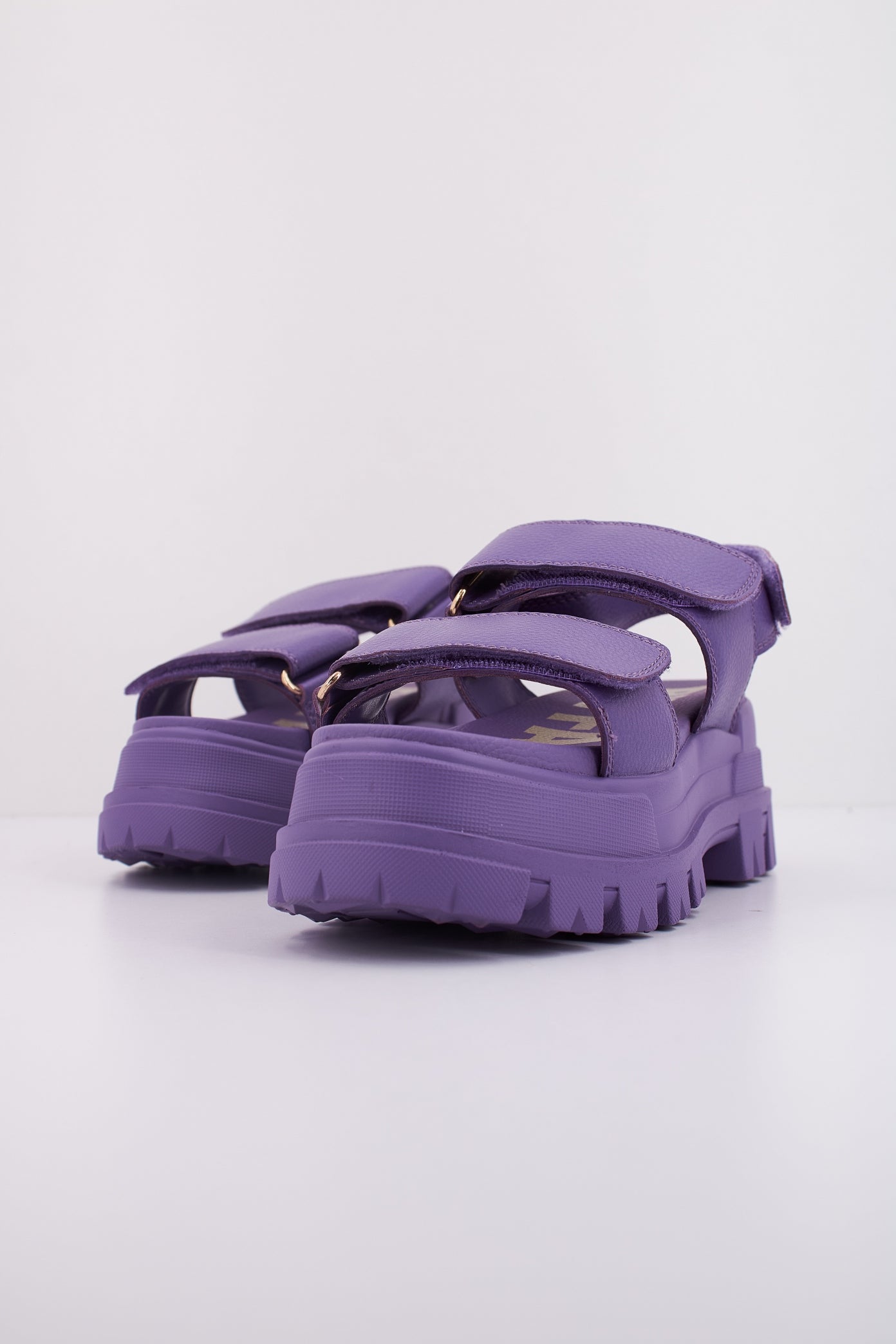 BUFFALO  ASPHA SND en color VIOLETA  (2)