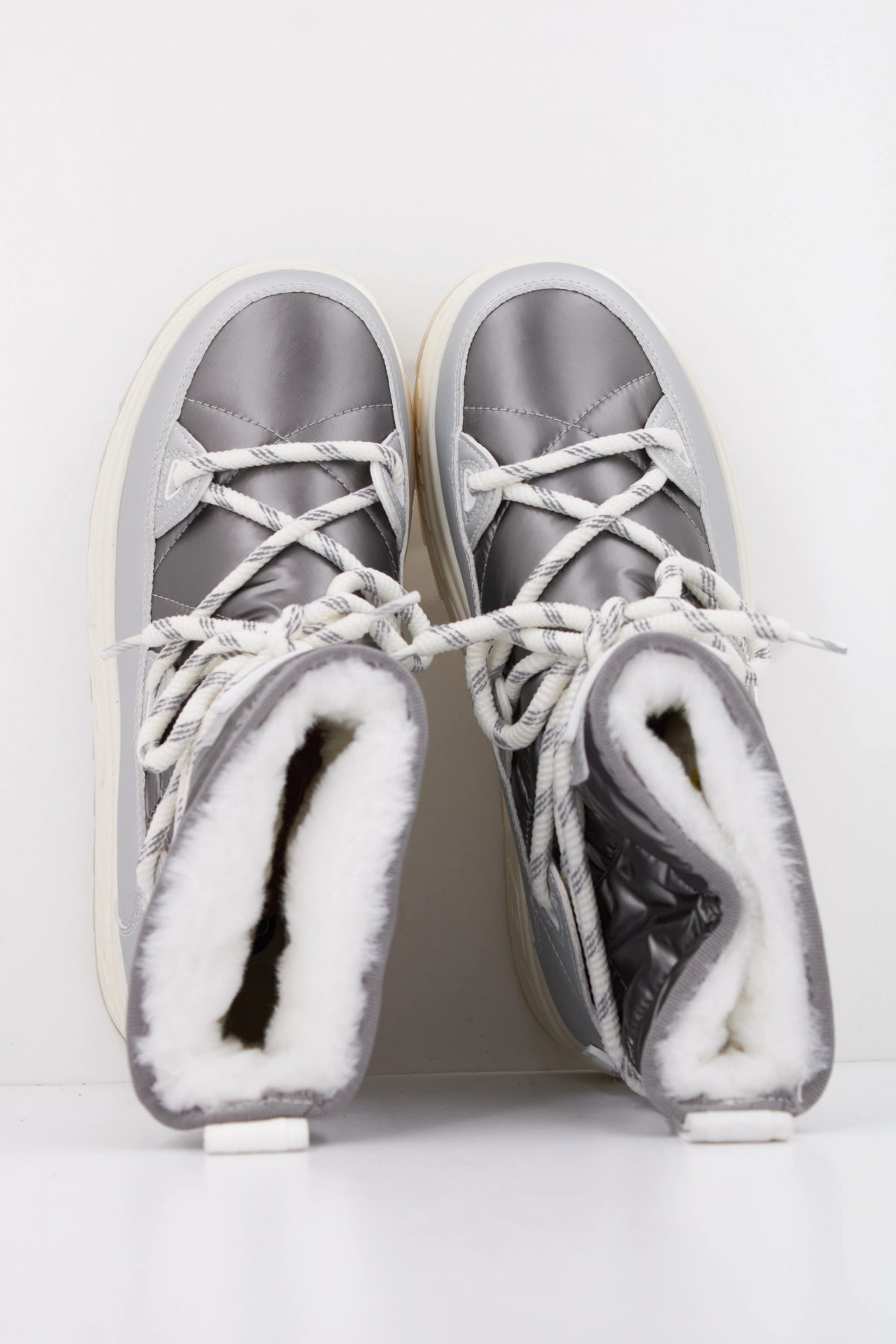 BUFFALO ELIZA SNOW BOOT en color PLATA  (3)