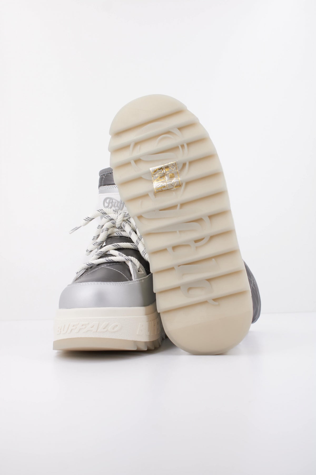 BUFFALO ELIZA SNOW BOOT en color PLATA  (5)
