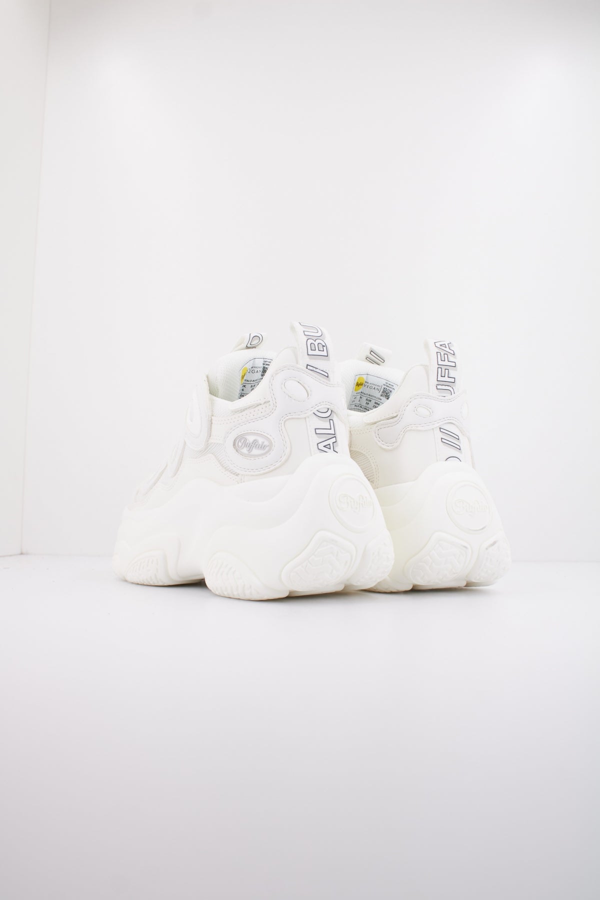 BUFFALO PROWLER ONE en color BLANCO  (4)