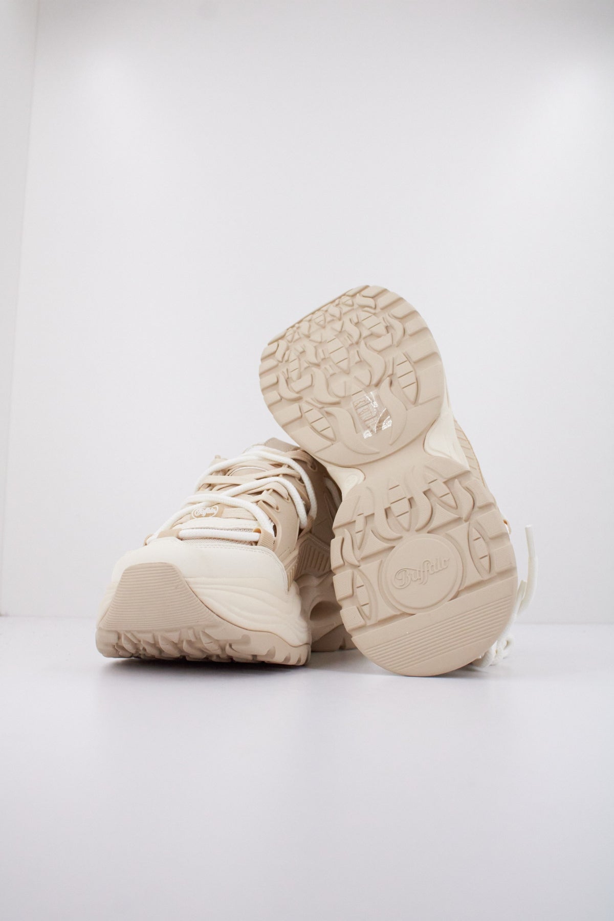 BUFFALO TRIPLET LACE en color BEIS  (5)