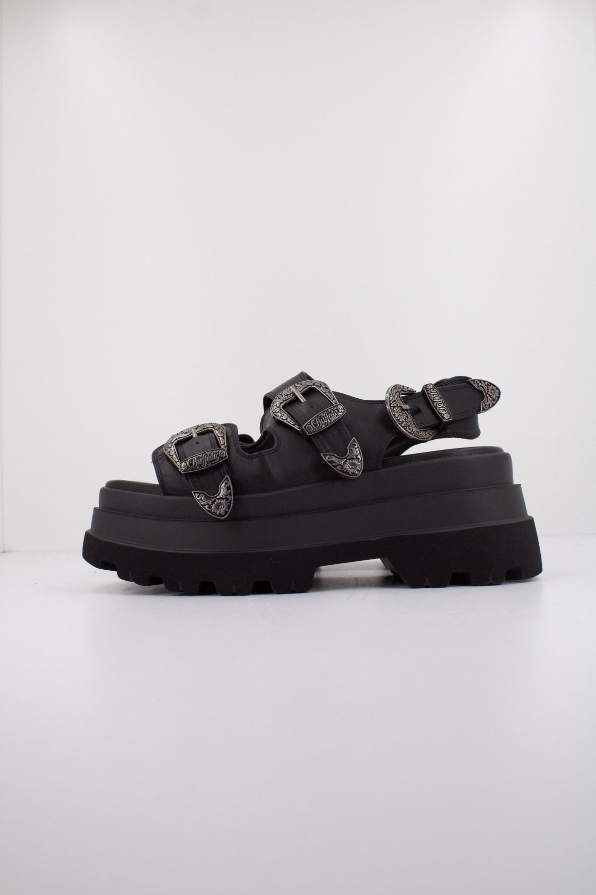 BUFFALO  ARI WEST  en color NEGRO  (1)