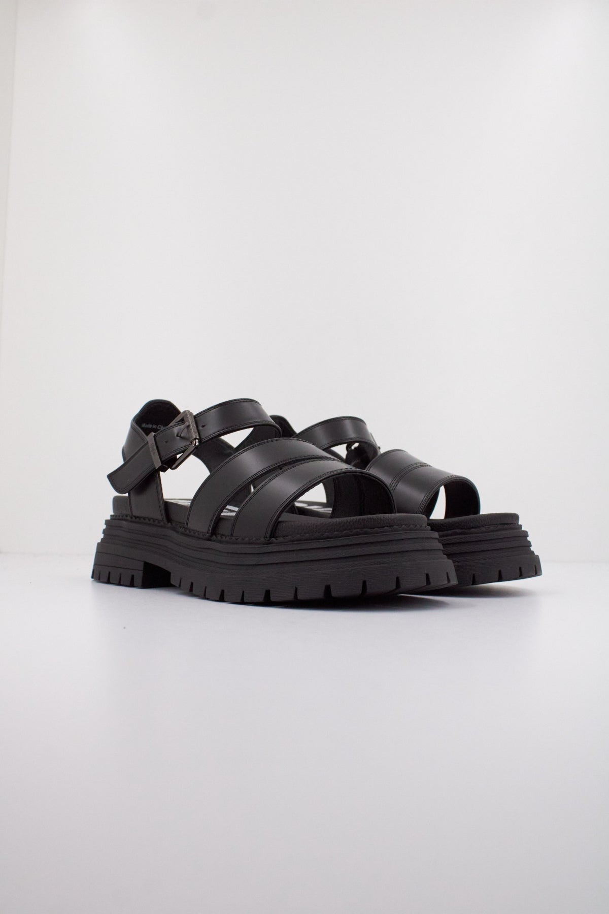 BUFFALO LENNOX TS en color NEGRO  (2)