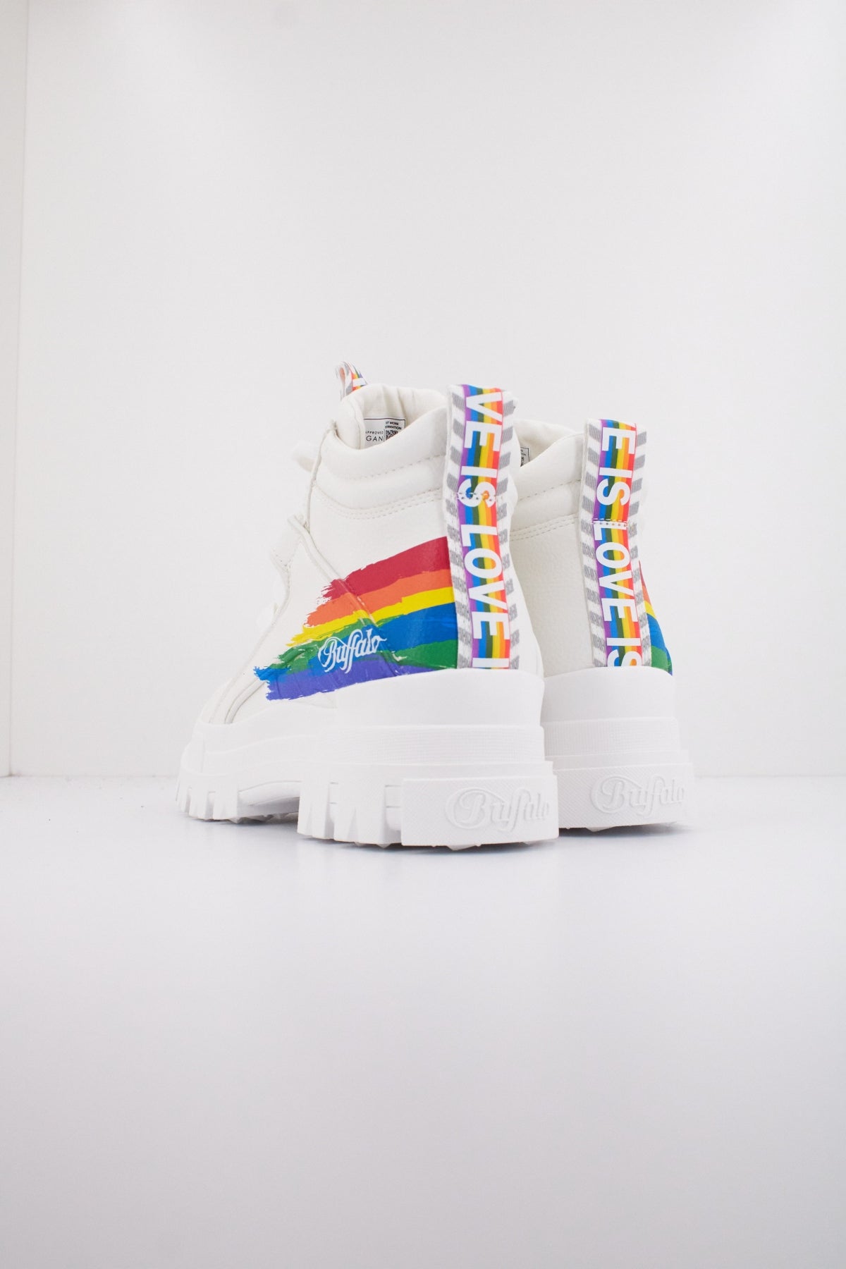 BUFFALO ASPHA NC MID en color BLANCO  (4)