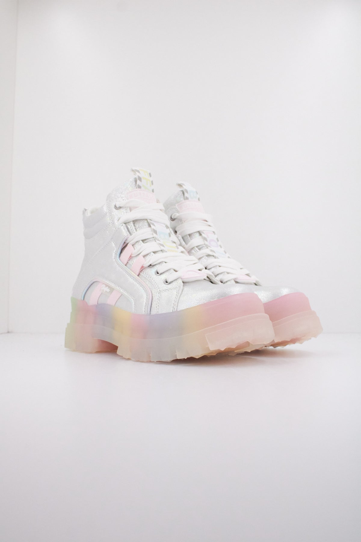 BUFFALO ASPHA NC MID en color PLATA  (2)
