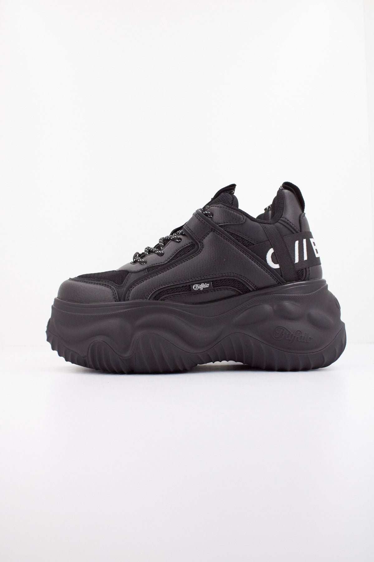 BUFFALO BLADER MATCHA en color NEGRO  (1)