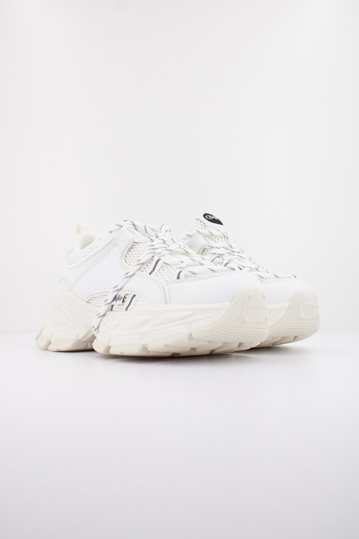 BUFFALO  SATURN LACE  en color BLANCO  (2)