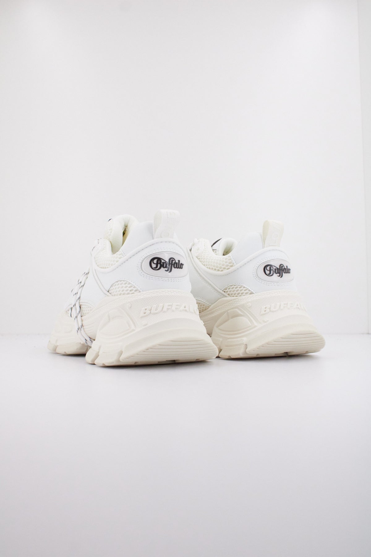 BUFFALO  SATURN LACE  en color BLANCO  (4)