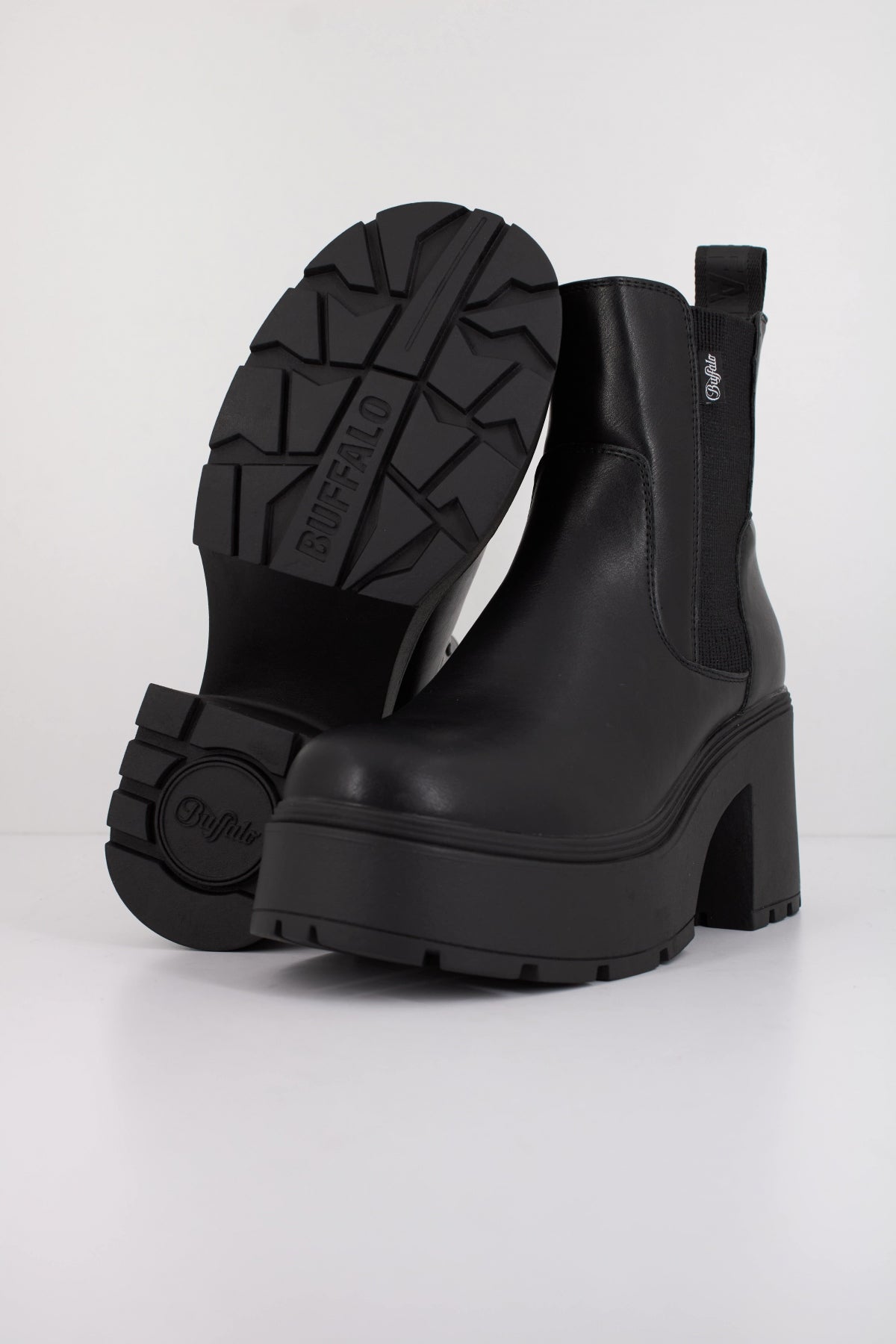 BUFFALO MILA CHELSEA en color NEGRO  (5)