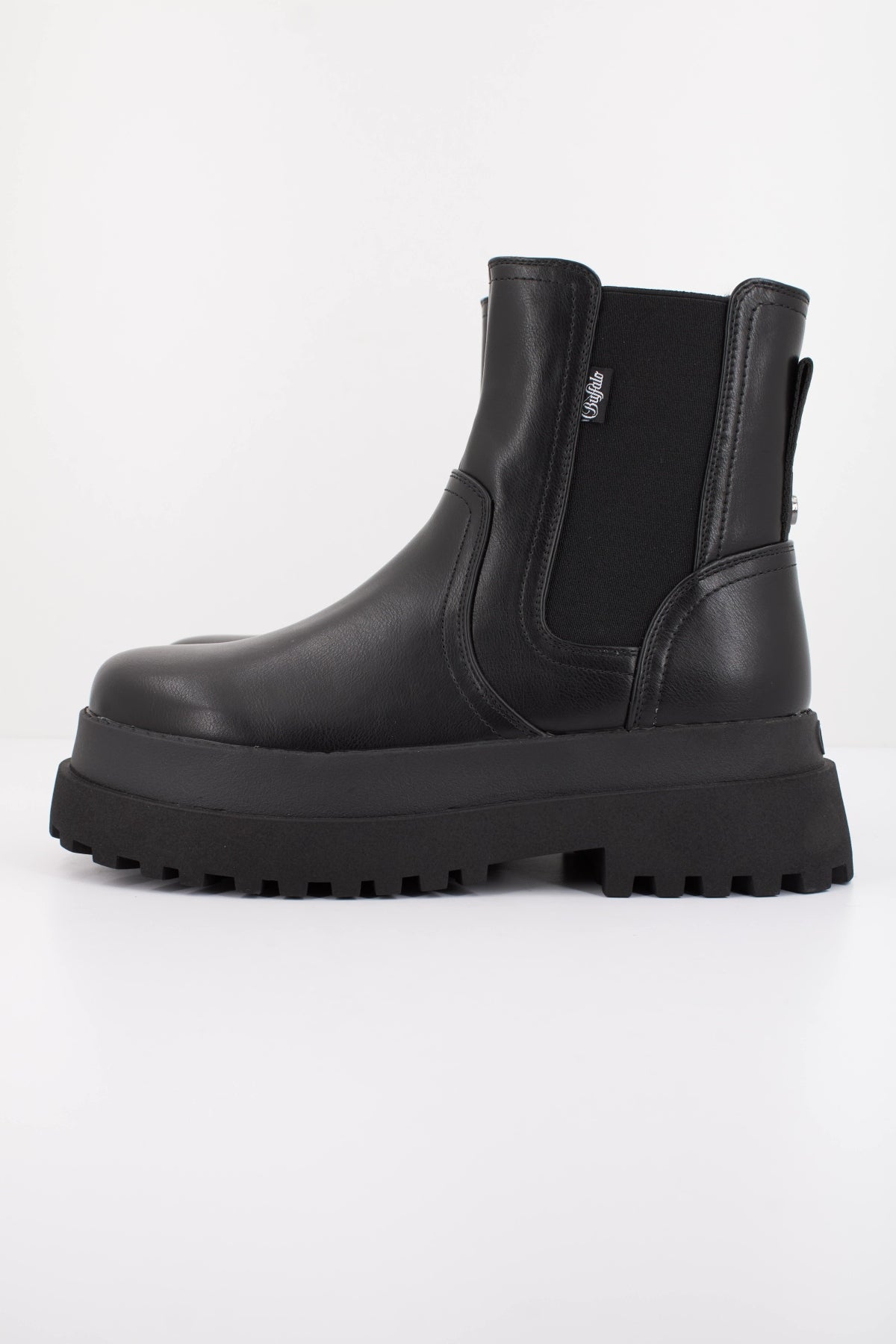 BUFFALO PLUTO CHELSEA VEGAN N en color NEGRO  (1)