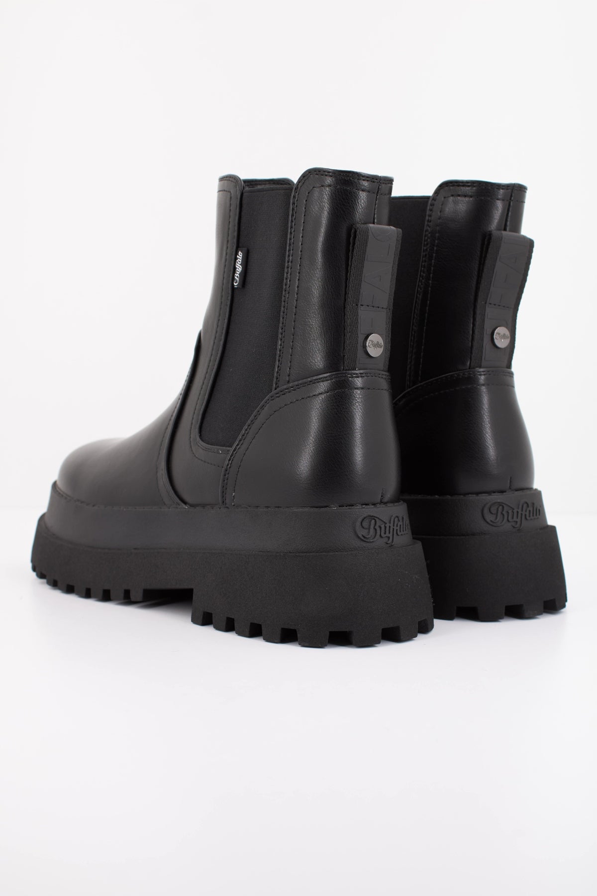 BUFFALO PLUTO CHELSEA VEGAN N en color NEGRO  (4)