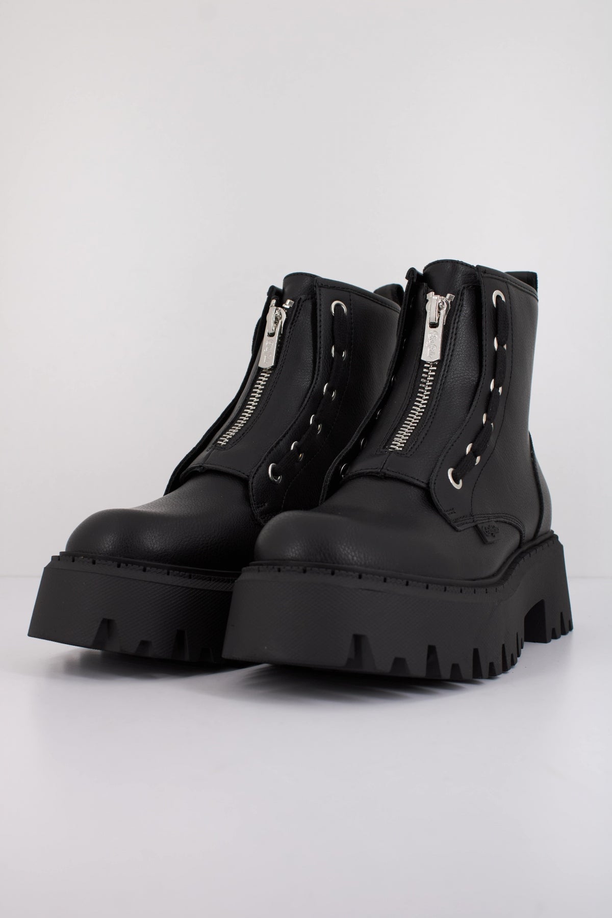 BUFFALO  ASPEN FRONT ZIP  en color NEGRO  (2)