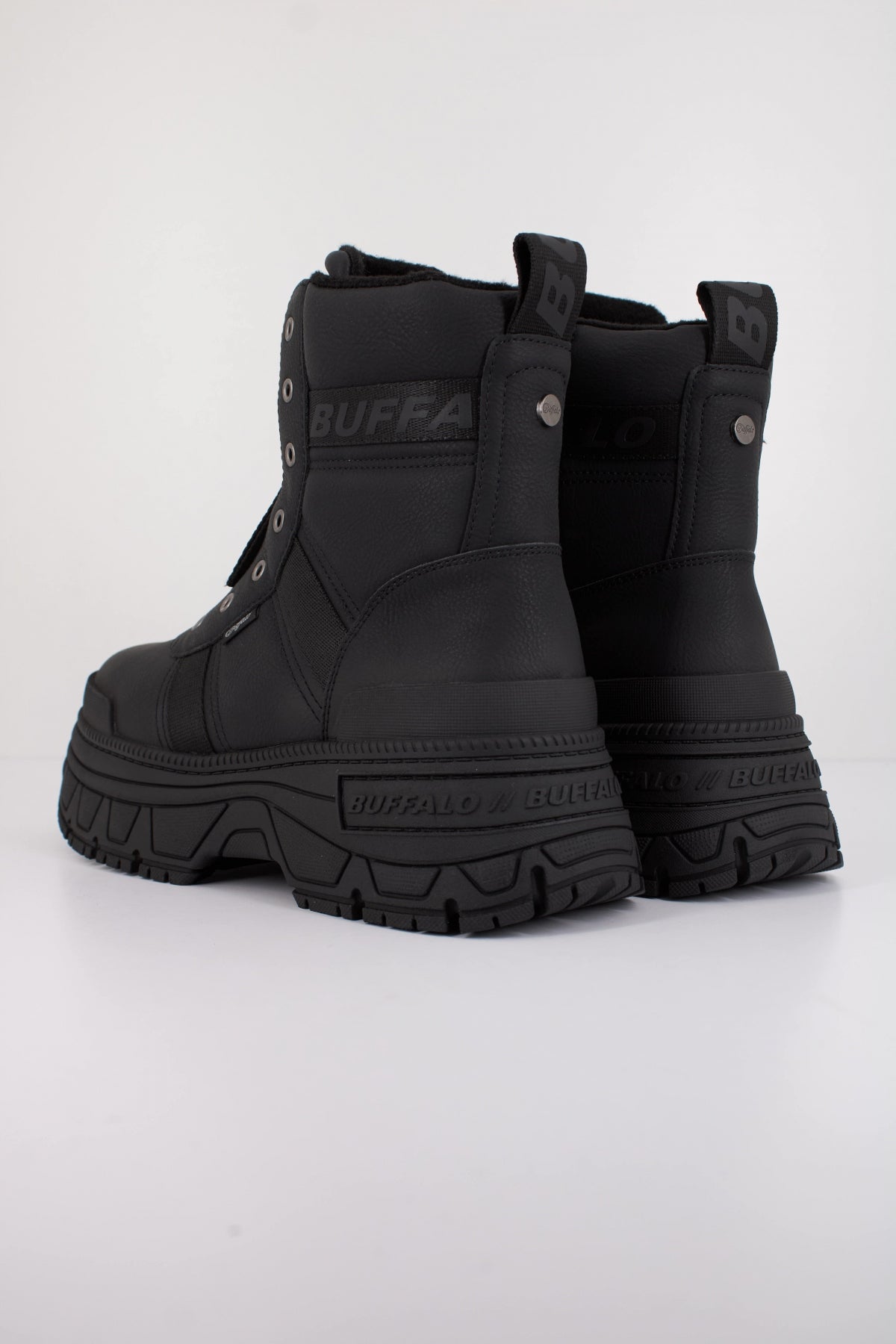 BUFFALO FUSION FRONT ZIP VEGA en color NEGRO  (3)
