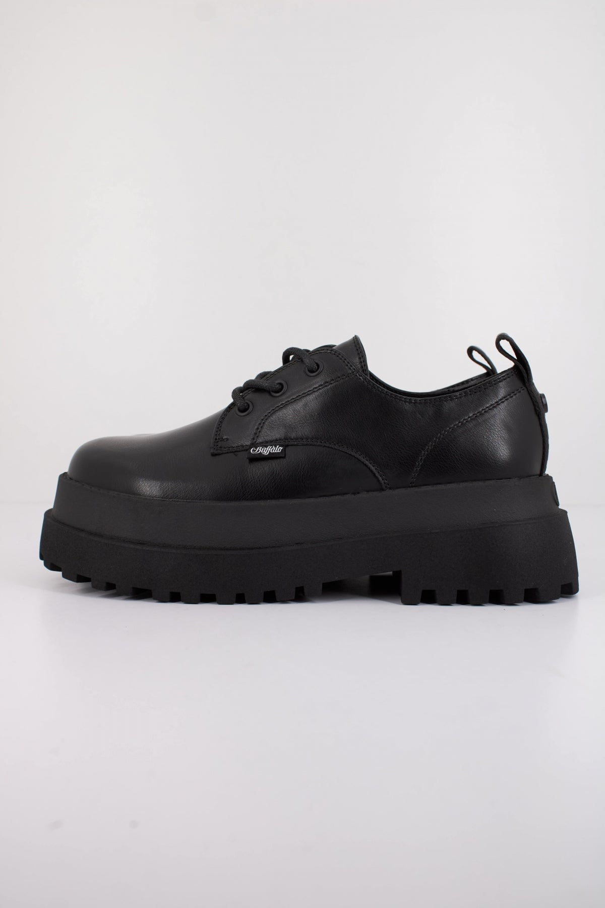 BUFFALO PLUTO LACE UP en color NEGRO  (1)