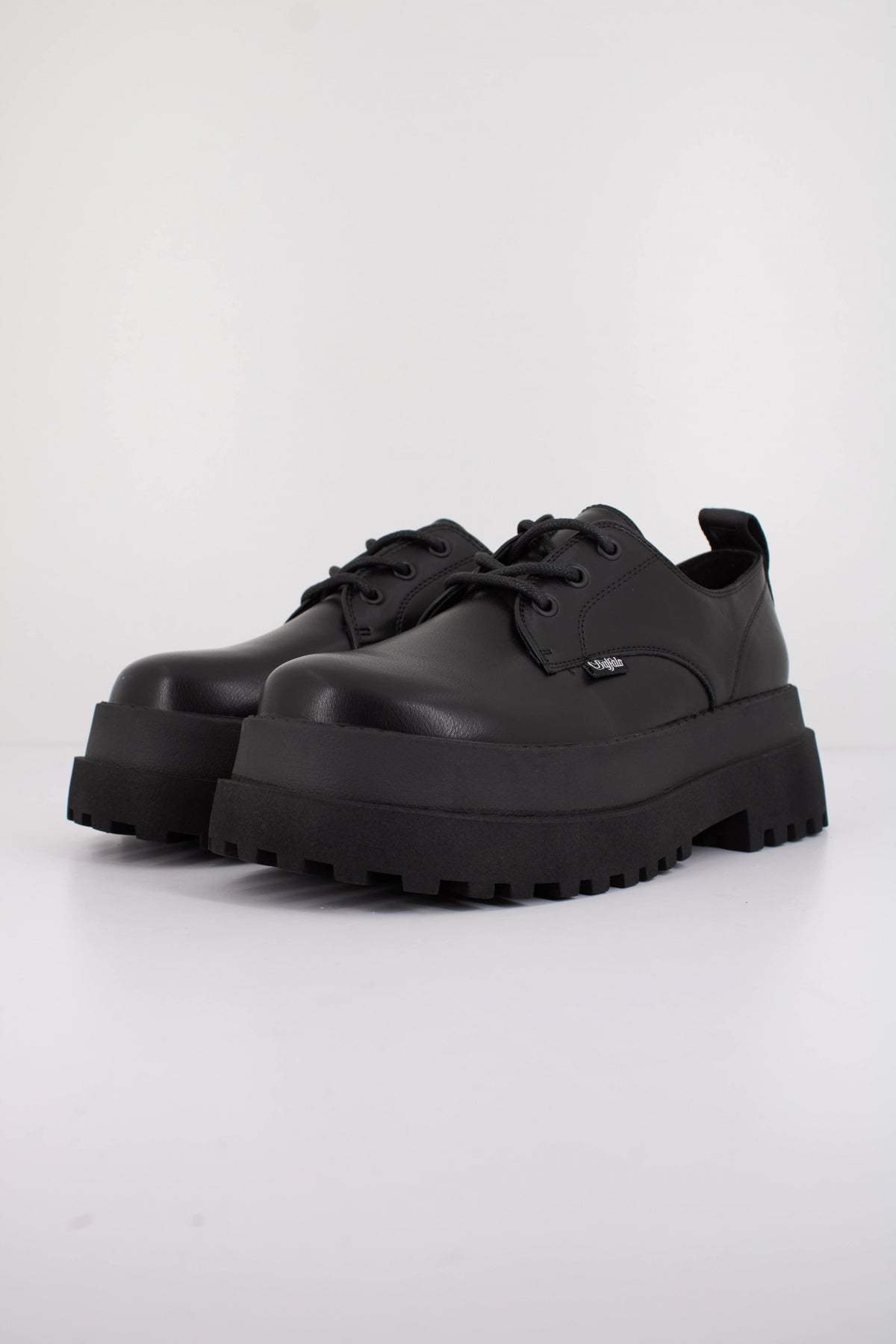 BUFFALO PLUTO LACE UP en color NEGRO  (2)