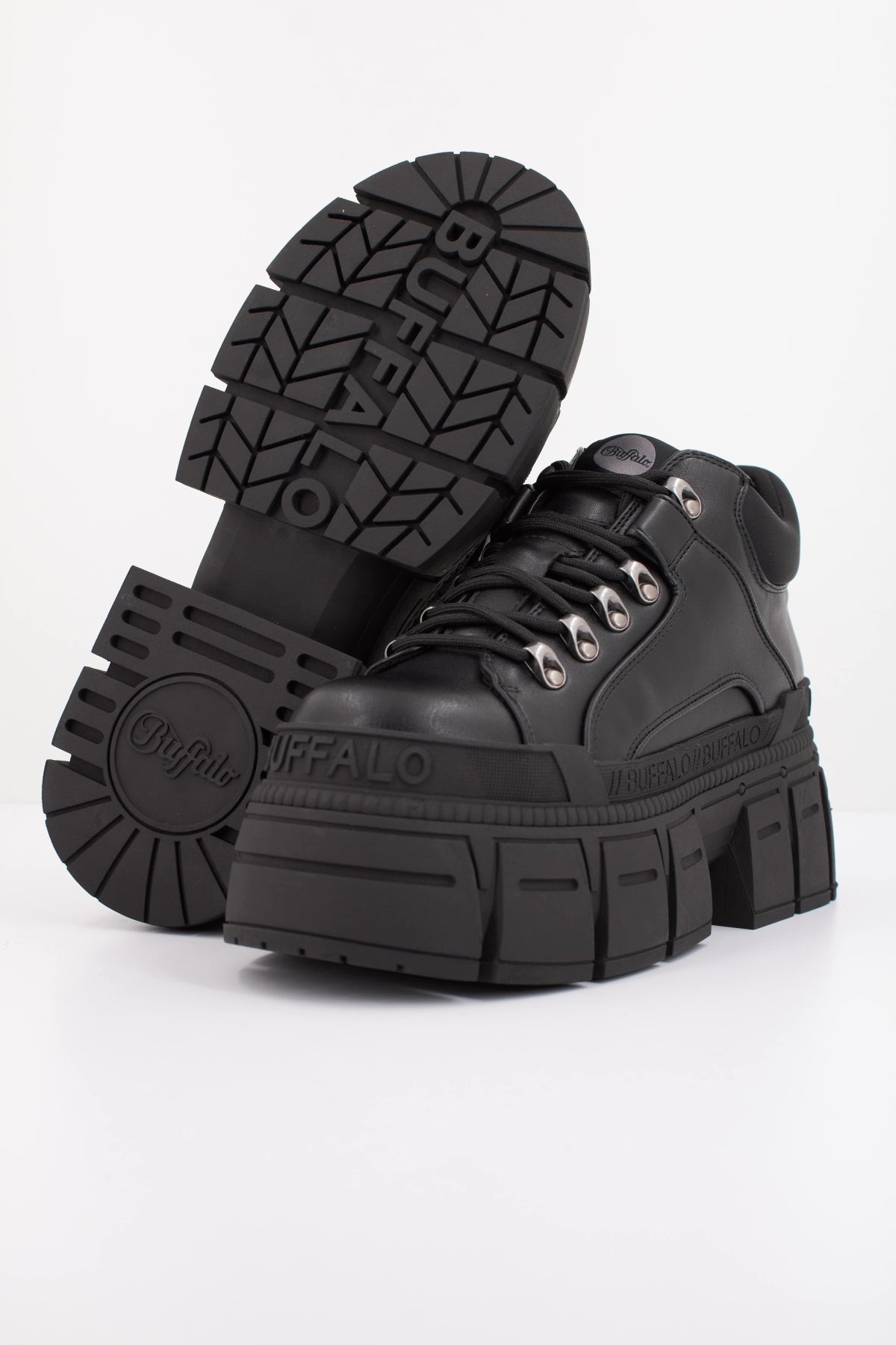 BUFFALO GOSPHER HIKE LO VEG en color NEGRO  (5)