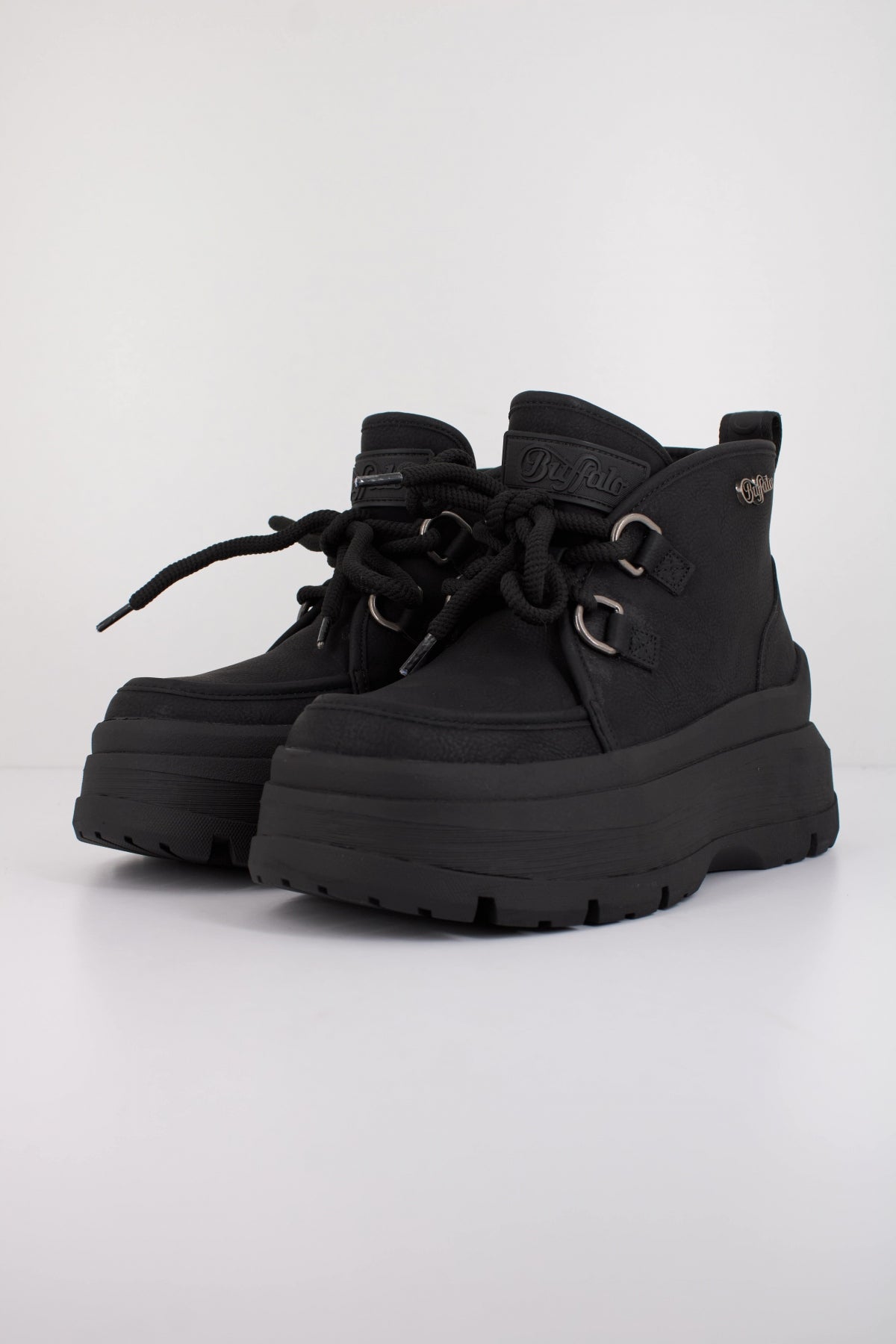BUFFALO OLYMPIA CHUKKA WARM en color NEGRO  (2)