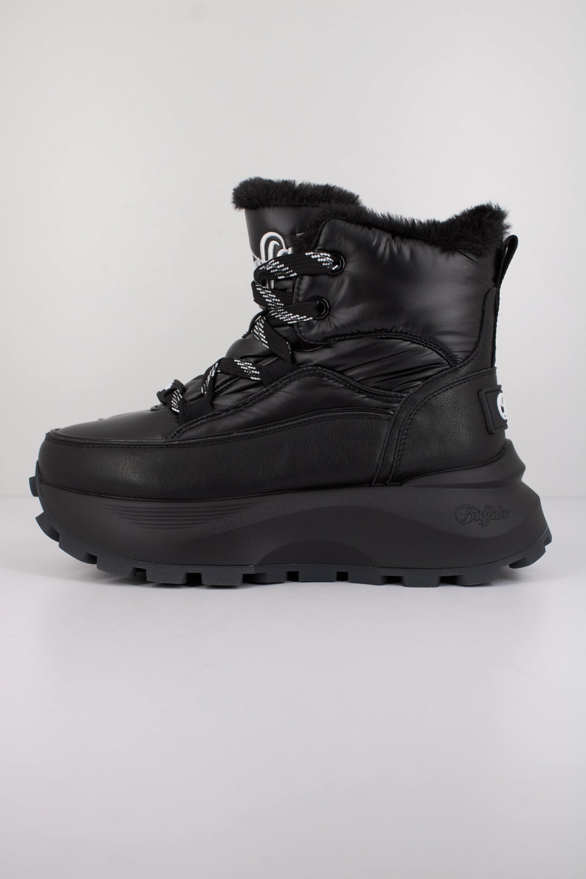 BUFFALO MANHATTEN LACE UP PUF en color NEGRO  (1)