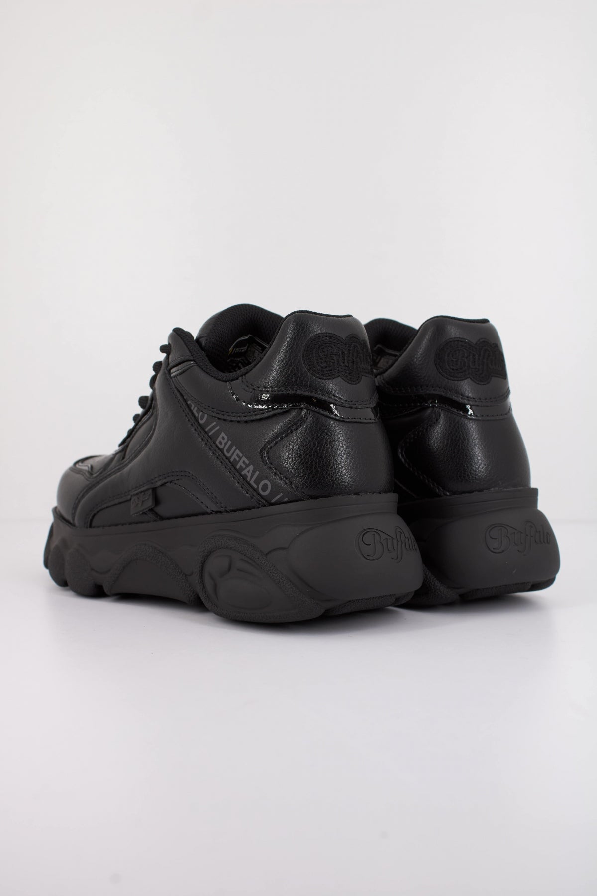 BUFFALO CLD ECHO en color NEGRO  (4)