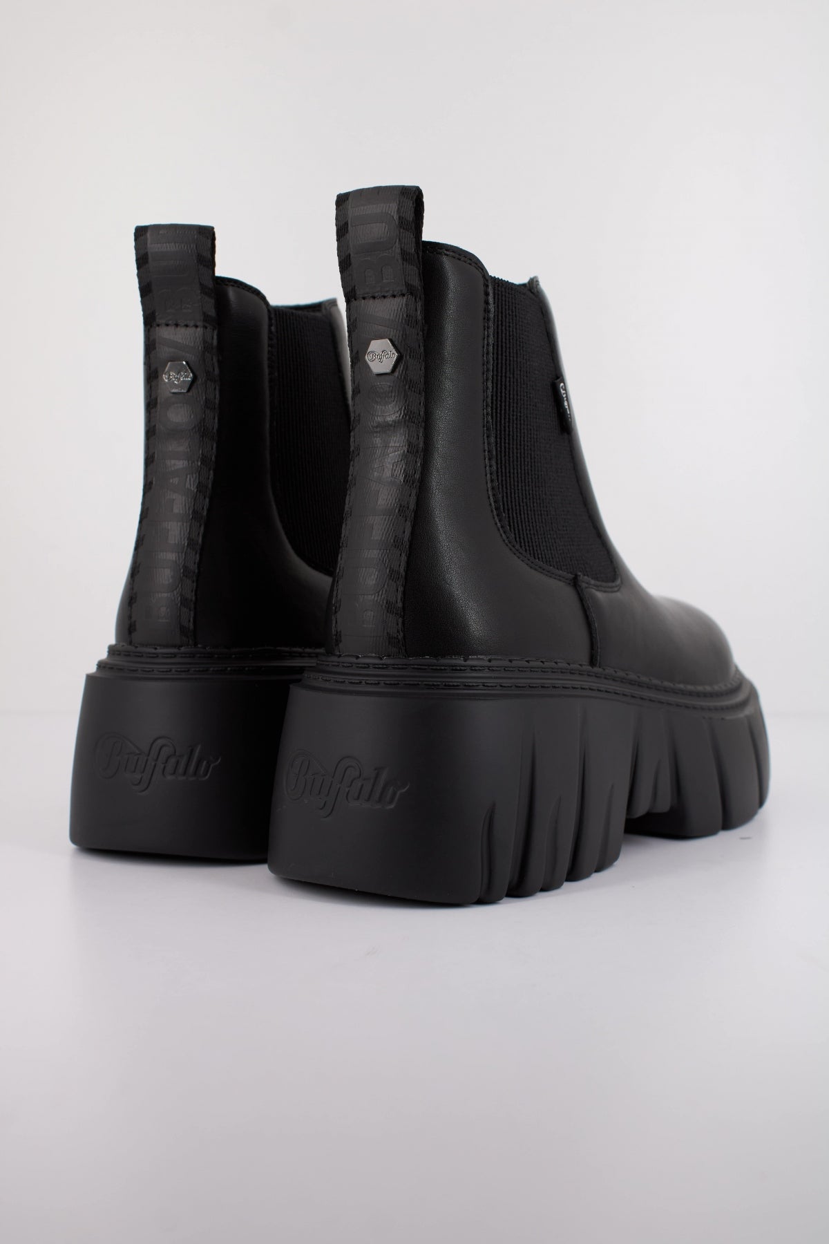 BUFFALO ZESPHER CHELSEA en color NEGRO  (3)