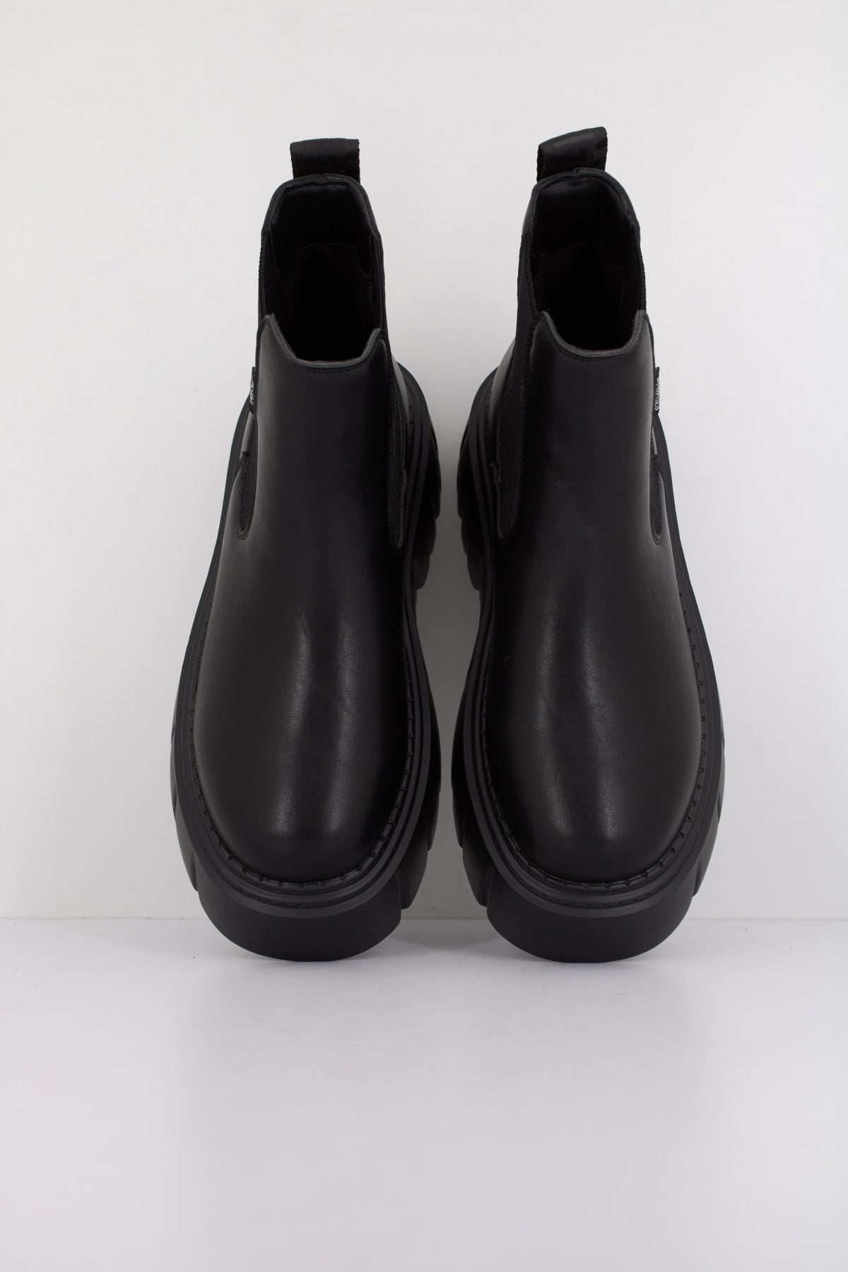 BUFFALO ZESPHER CHELSEA en color NEGRO  (5)