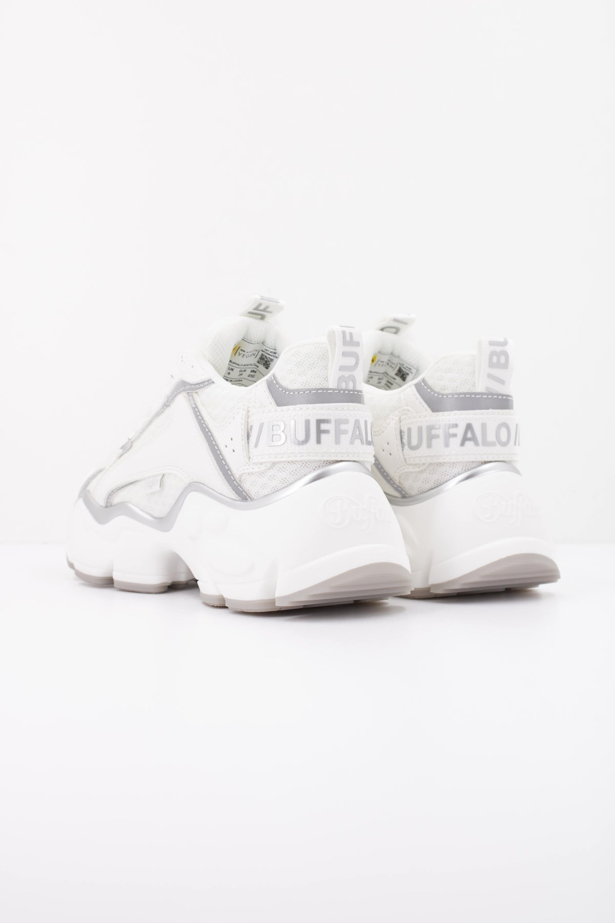 BUFFALO B en color BLANCO  (4)