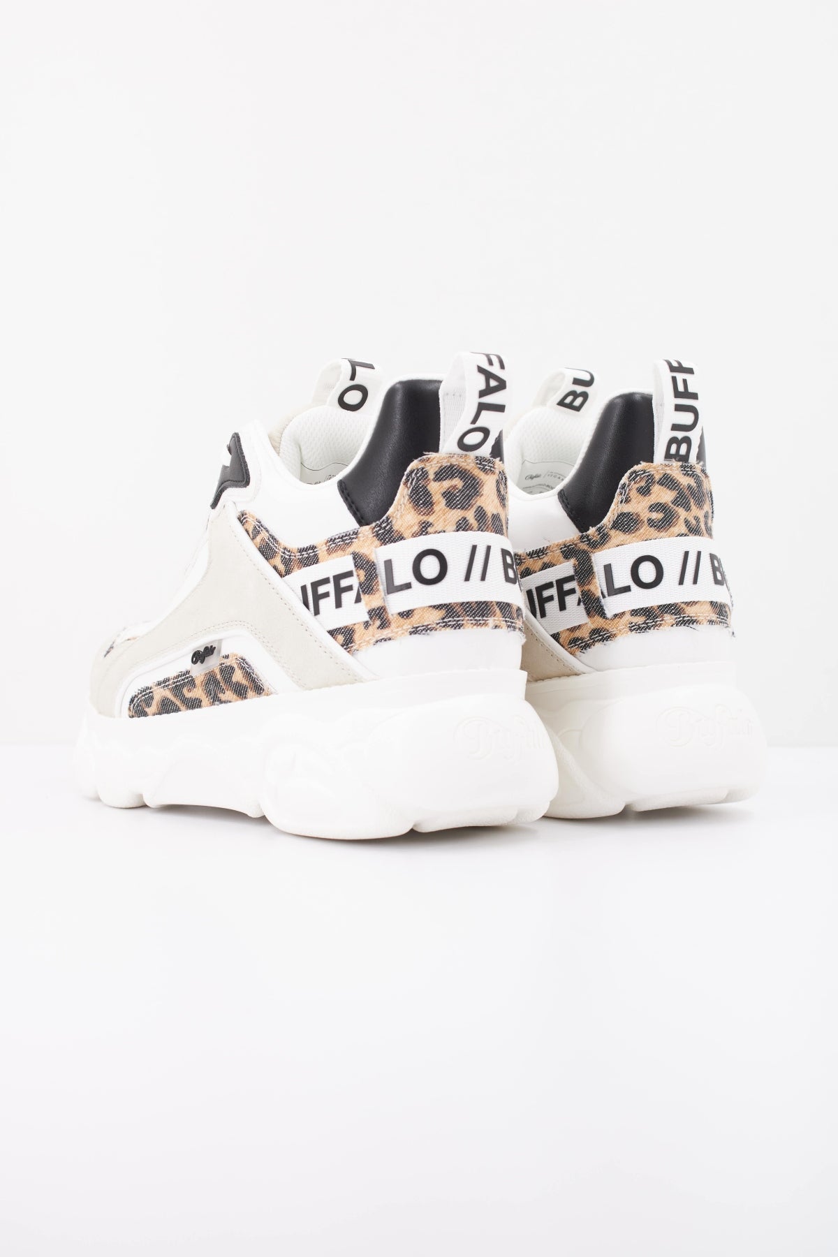 BUFFALO B en color BLANCO  (4)