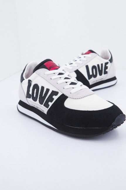 LOVE MOSCHINO WALK en color NEGRO  (3)